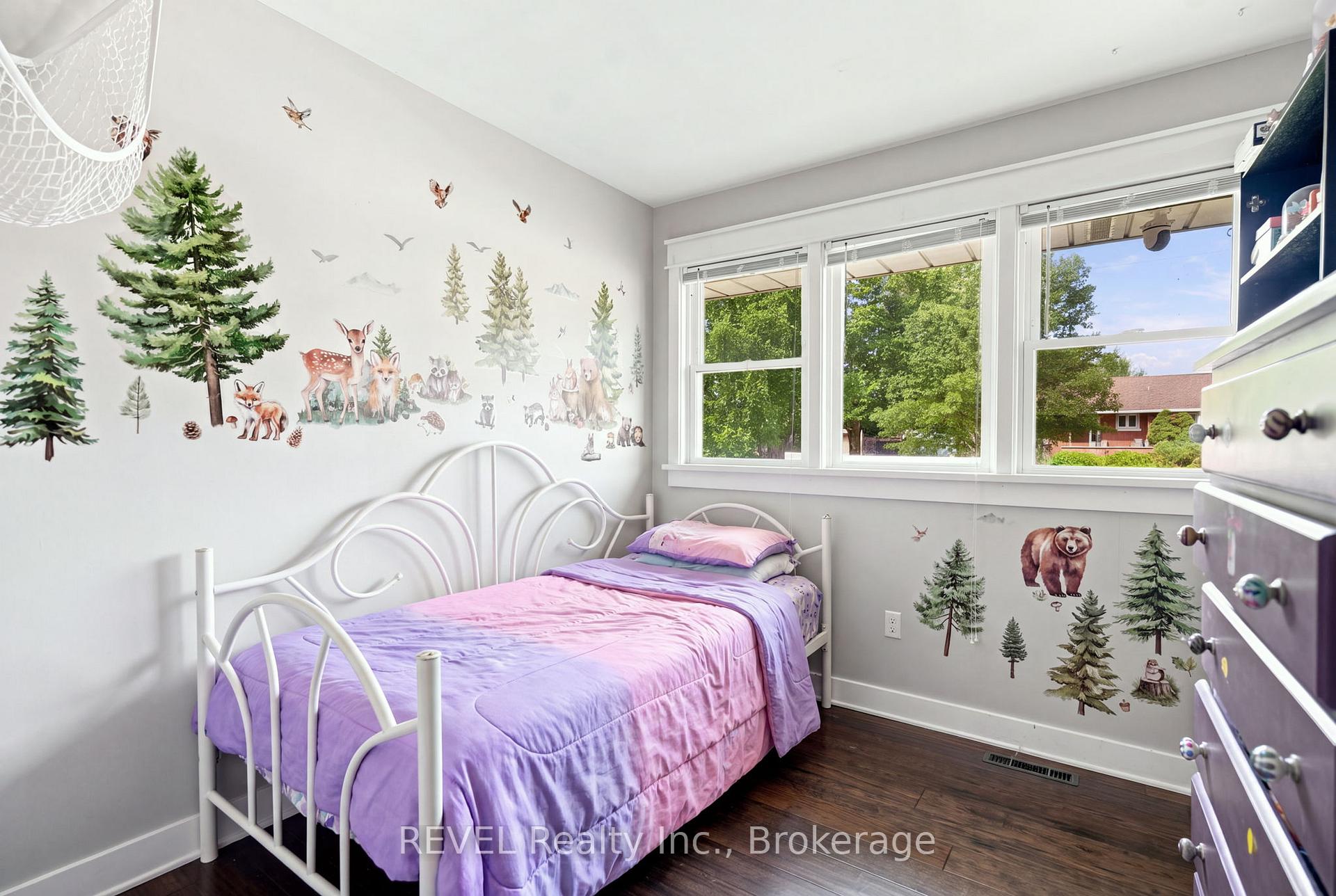 Photo 11 of 14 Gram Avenue, Welland, N. Welland — HOMEH