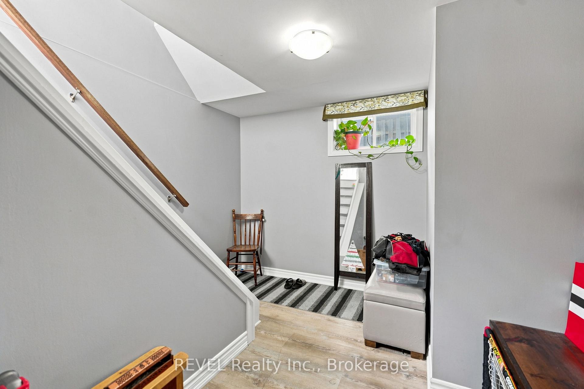 Photo 16 of 14 Gram Avenue, Welland, N. Welland — HOMEH