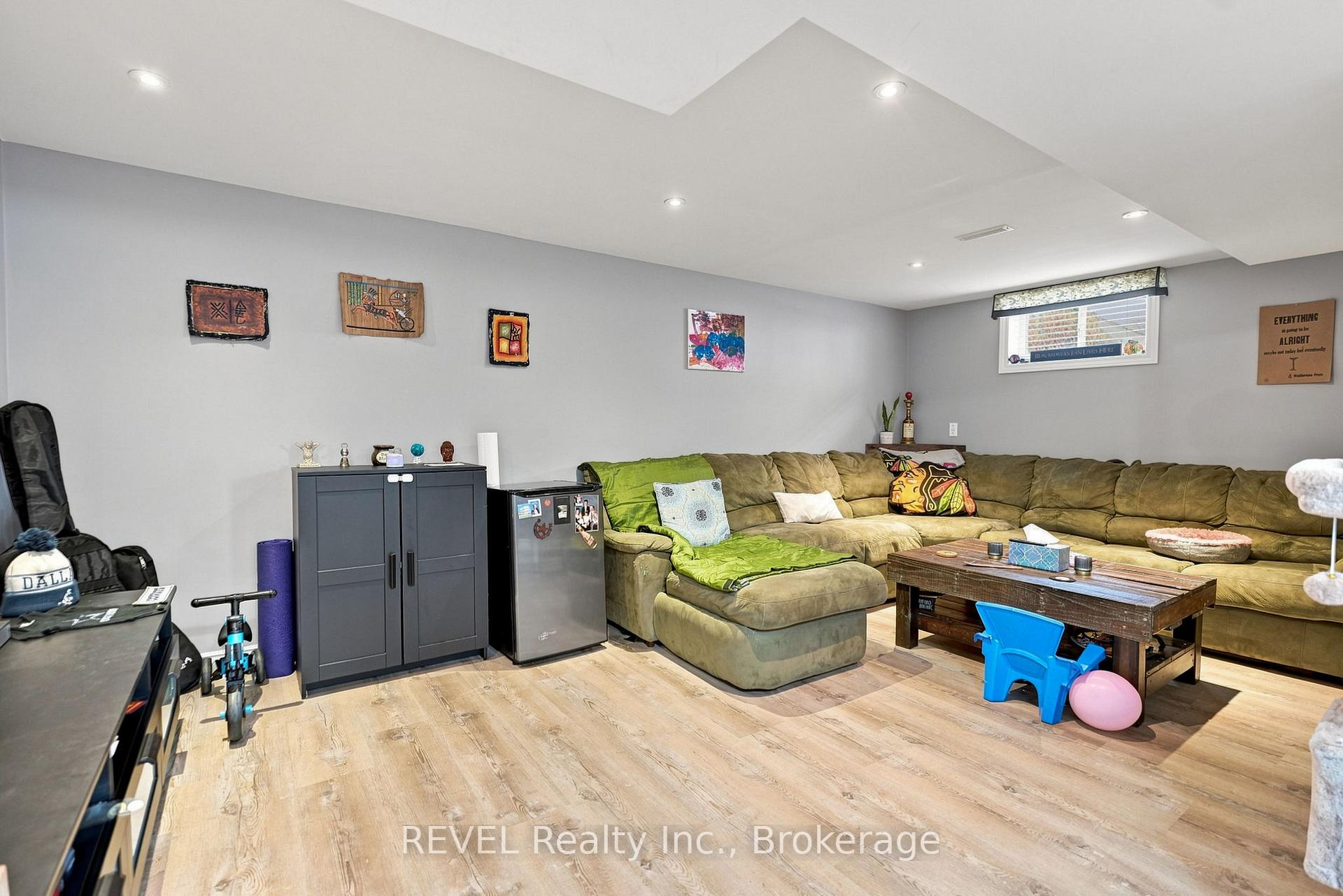 Photo 19 of 14 Gram Avenue, Welland, N. Welland — HOMEH