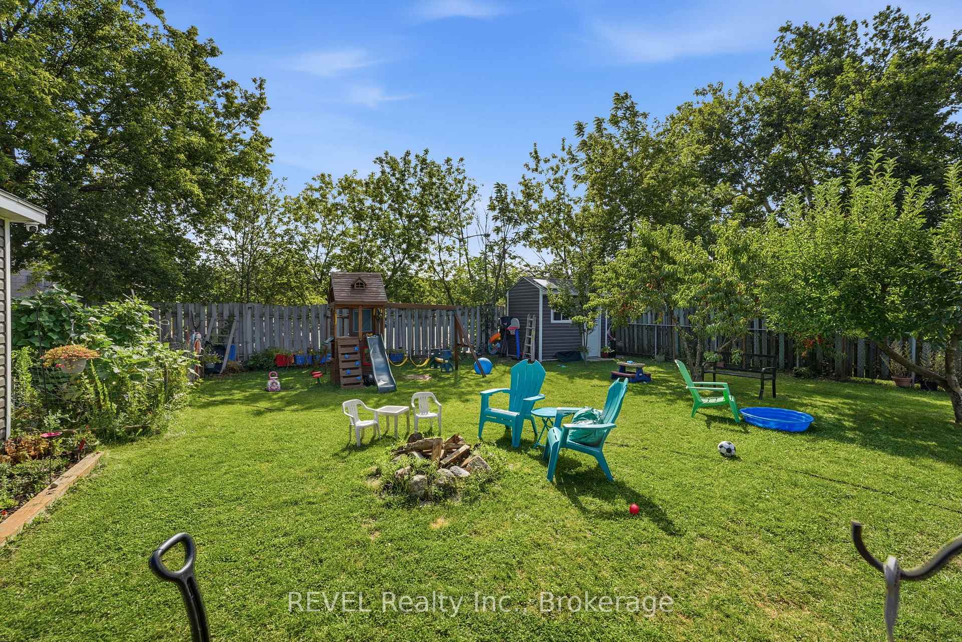 Photo 23 of 14 Gram Avenue, Welland, N. Welland — HOMEH