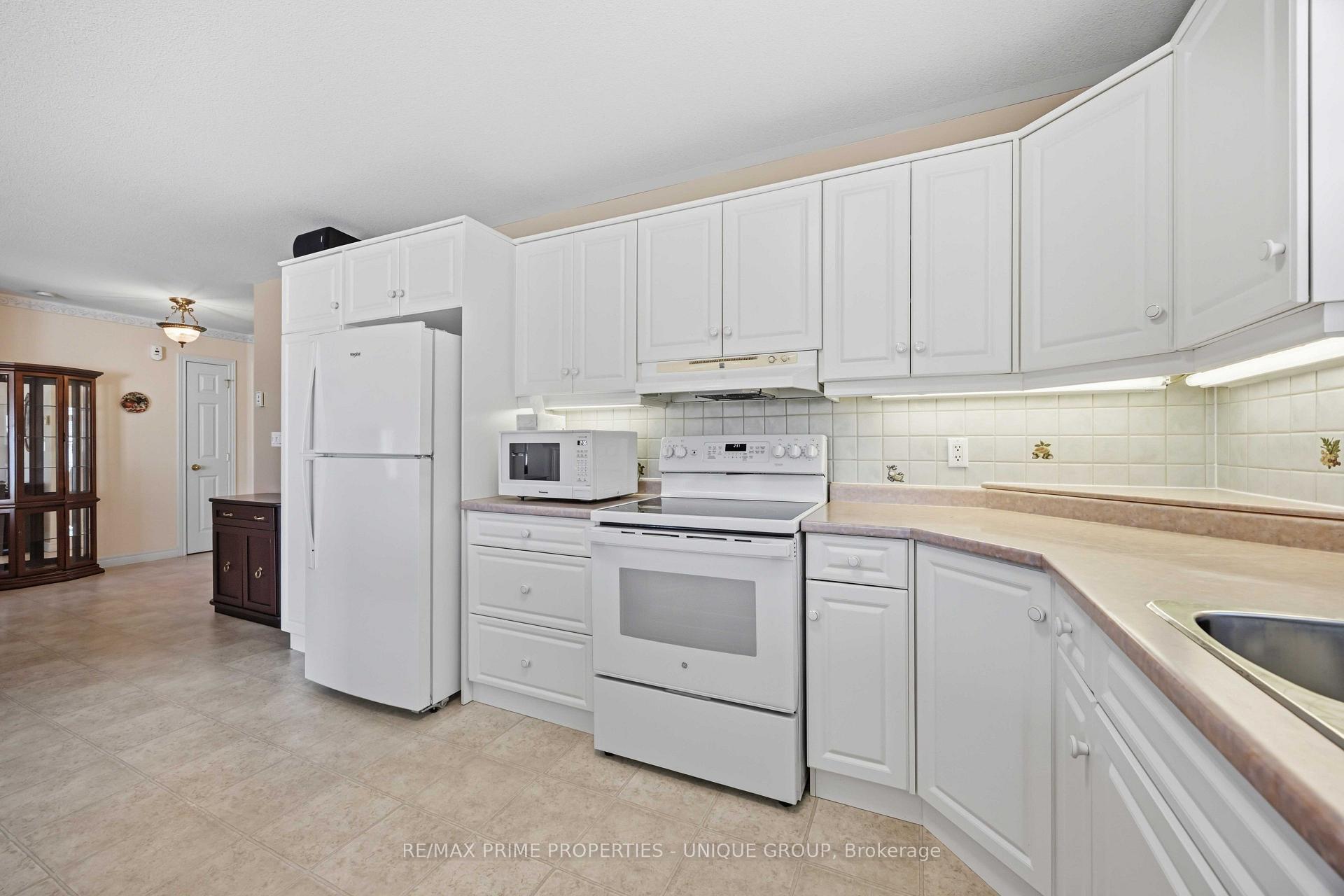 Photo 15 of Unit 71, 5700 Blackwell Side Road, Sarnia — HOMEH