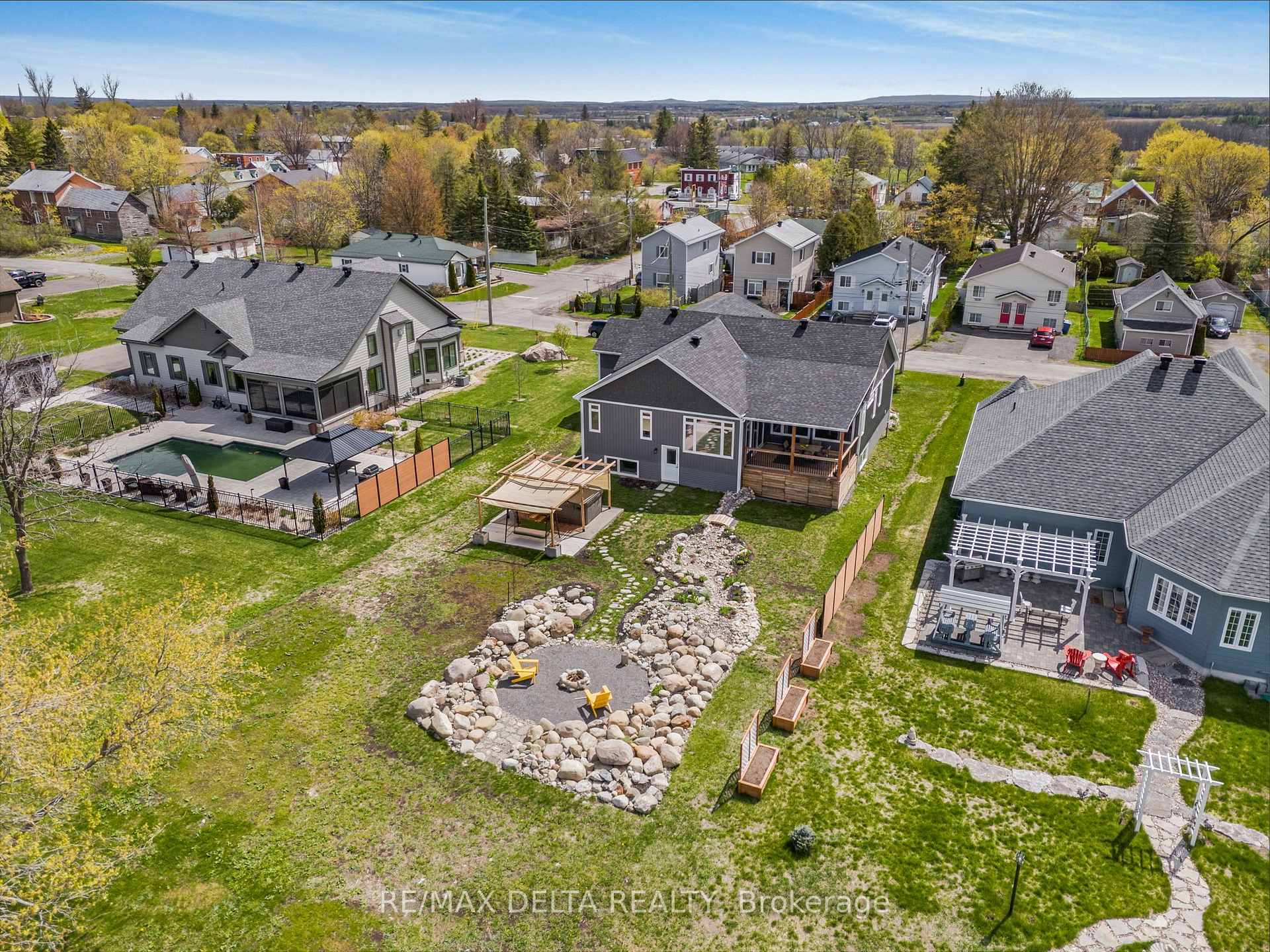 Photo 52 of 100 Pendleton Street, Champlain, Vankleek Hill — HOMEH