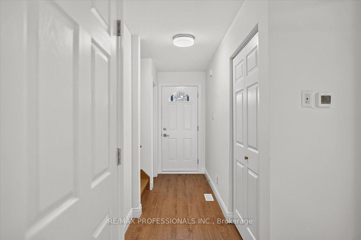 Photo 2 of Unit 6, 2687 Bromsgrove Road, Mississauga, Clarkson — HOMEH