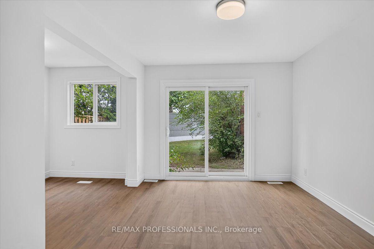 Photo 4 of Unit 6, 2687 Bromsgrove Road, Mississauga, Clarkson — HOMEH