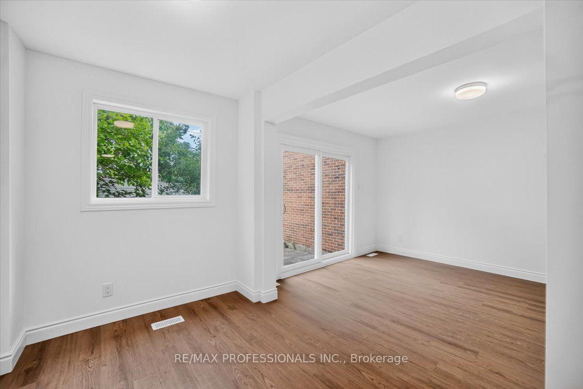 Photo 5 of Unit 6, 2687 Bromsgrove Road, Mississauga, Clarkson — HOMEH