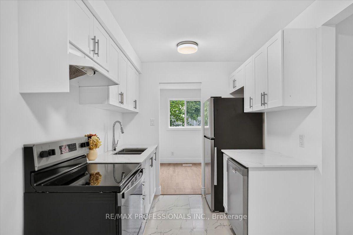 Photo 6 of Unit 6, 2687 Bromsgrove Road, Mississauga, Clarkson — HOMEH