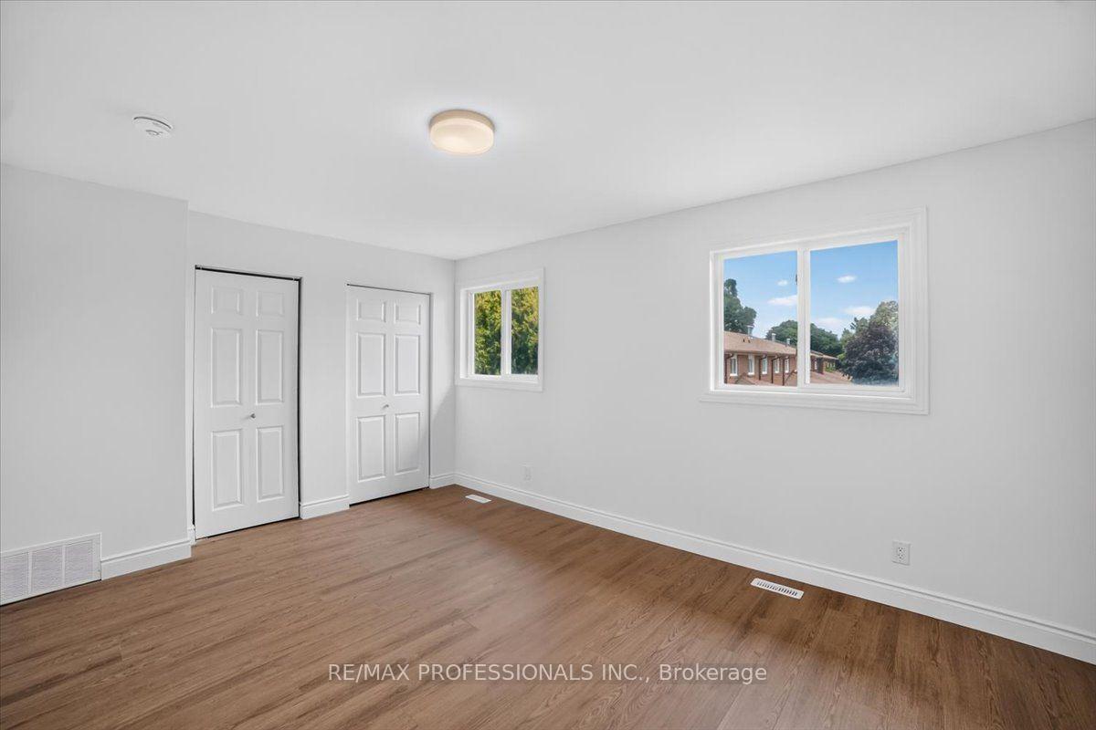 Photo 8 of Unit 6, 2687 Bromsgrove Road, Mississauga, Clarkson — HOMEH