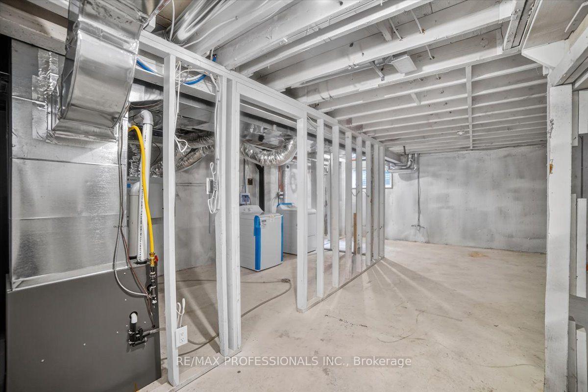 Photo 15 of Unit 6, 2687 Bromsgrove Road, Mississauga, Clarkson — HOMEH