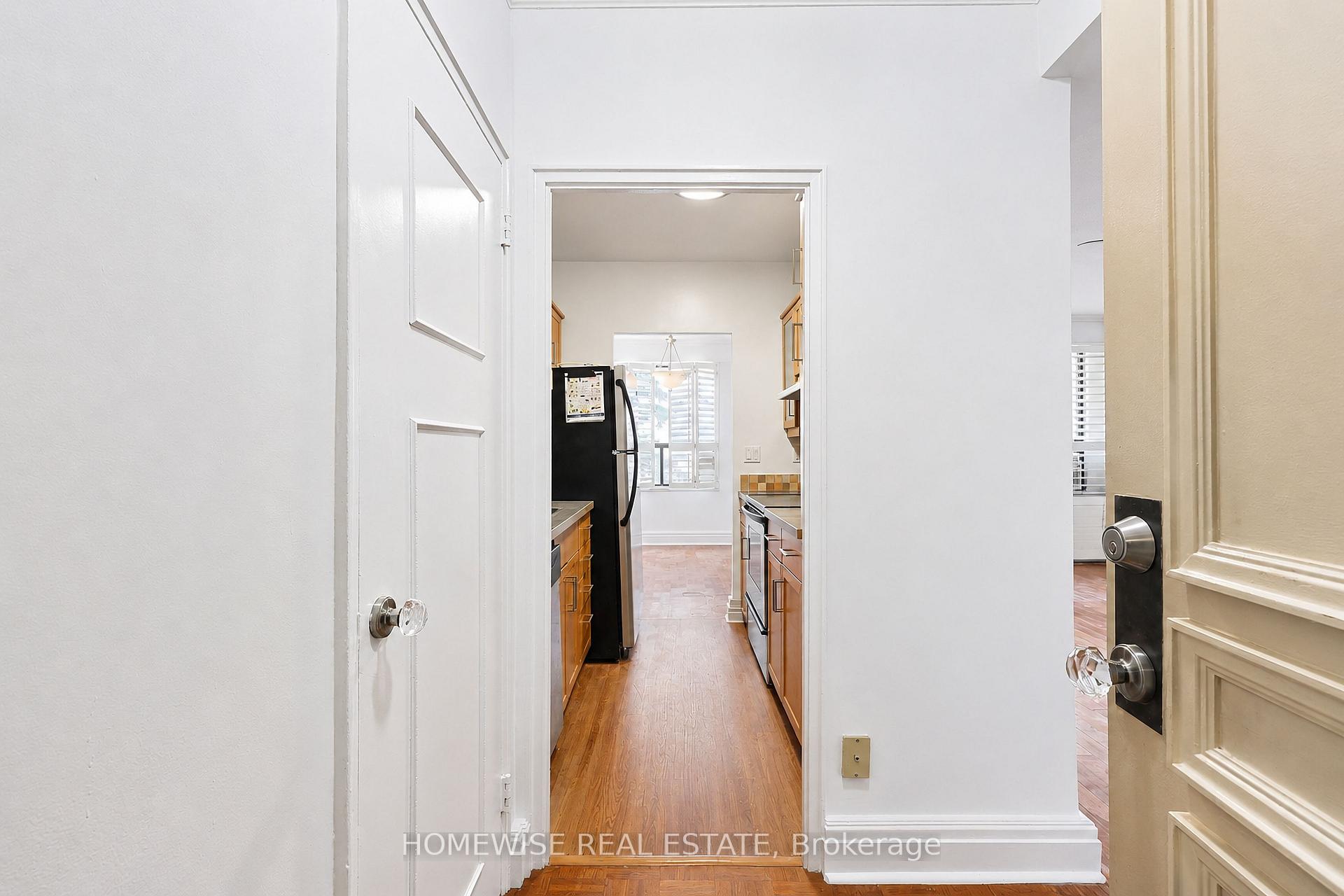 Photo 5 of Unit 401, 740 Eglinton Avenue, Toronto, Forest Hill North — HOMEH
