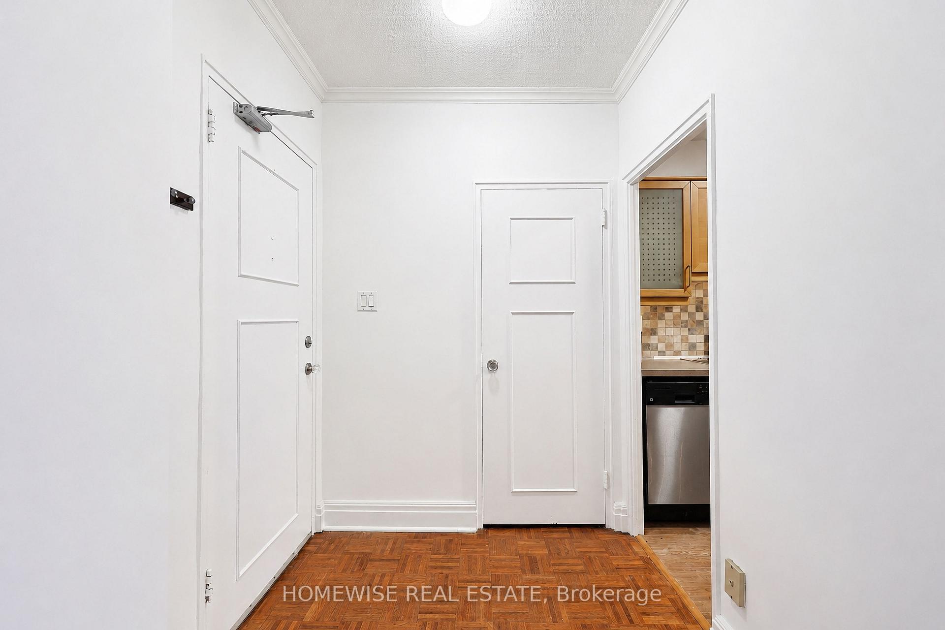 Photo 6 of Unit 401, 740 Eglinton Avenue, Toronto, Forest Hill North — HOMEH