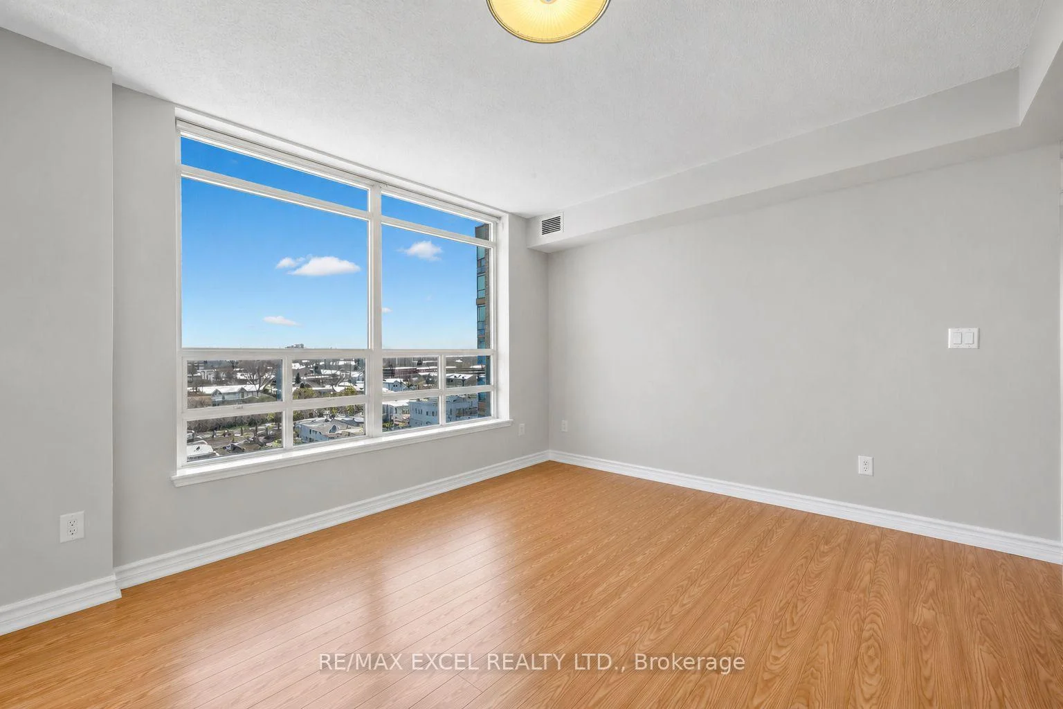 Photo 6 of Unit 916, 340 Watson Street, Whitby, Port Whitby — HOMEH