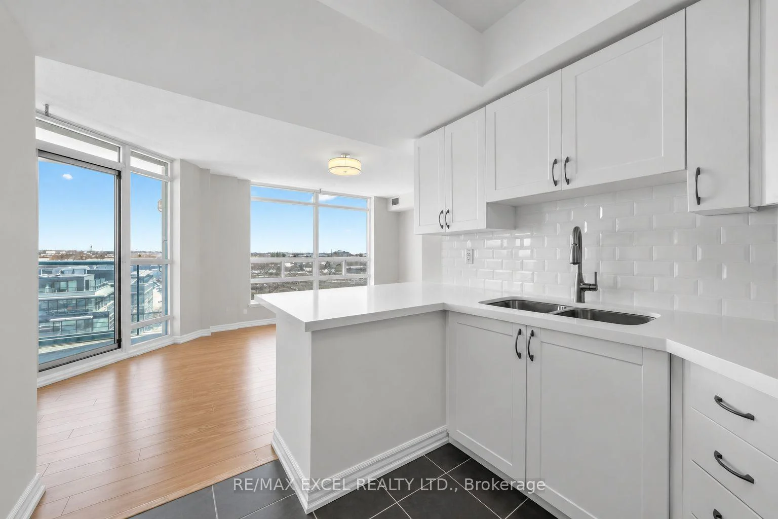 Photo 14 of Unit 916, 340 Watson Street, Whitby, Port Whitby — HOMEH