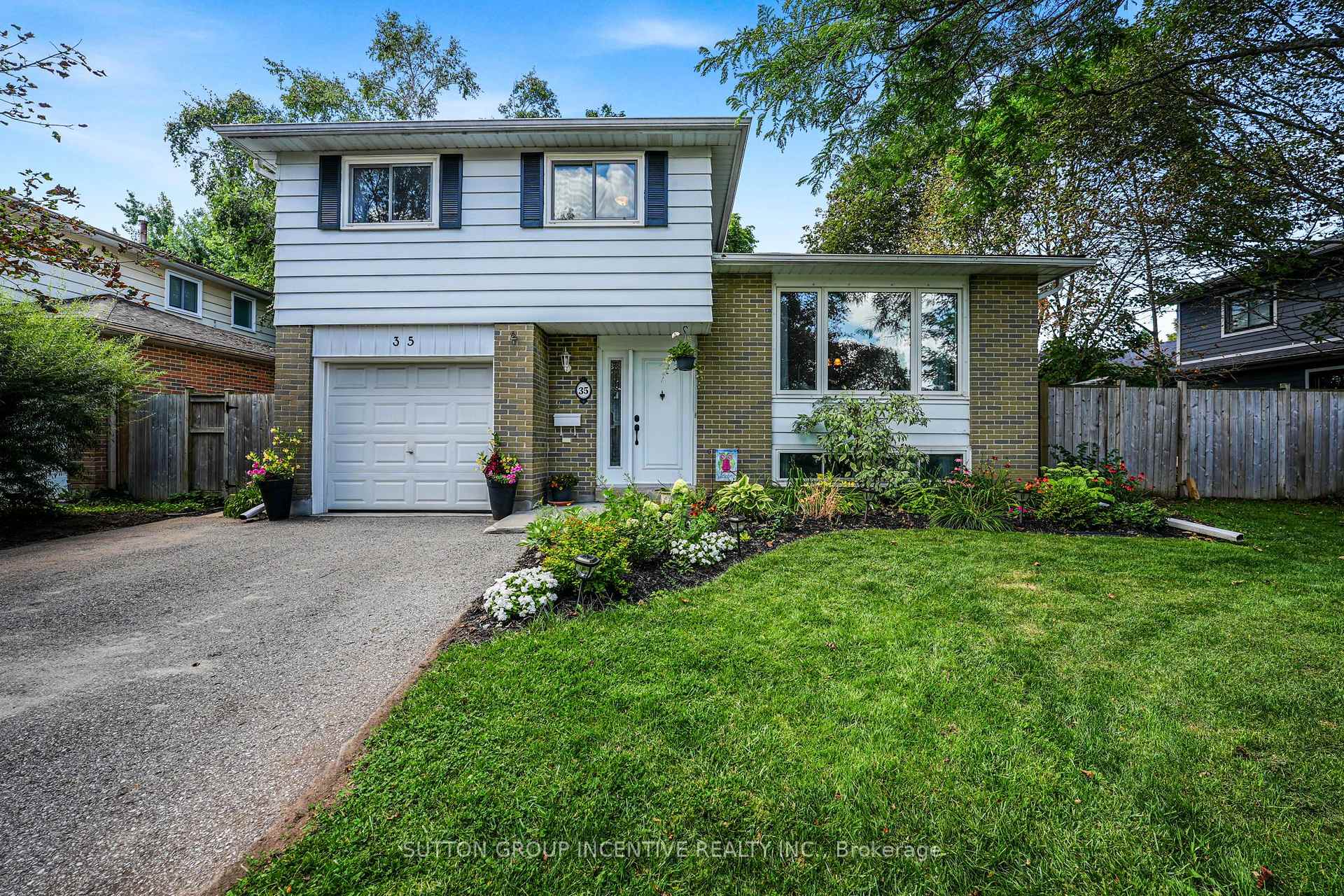 Photo 11 of 35 Jills Court, Barrie, Grove East — HOMEH