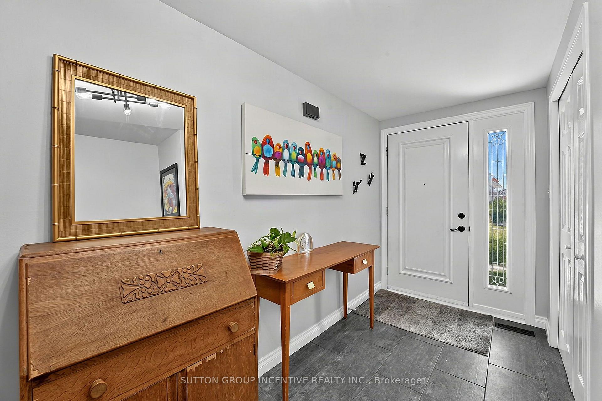 Photo 13 of 35 Jills Court, Barrie, Grove East — HOMEH