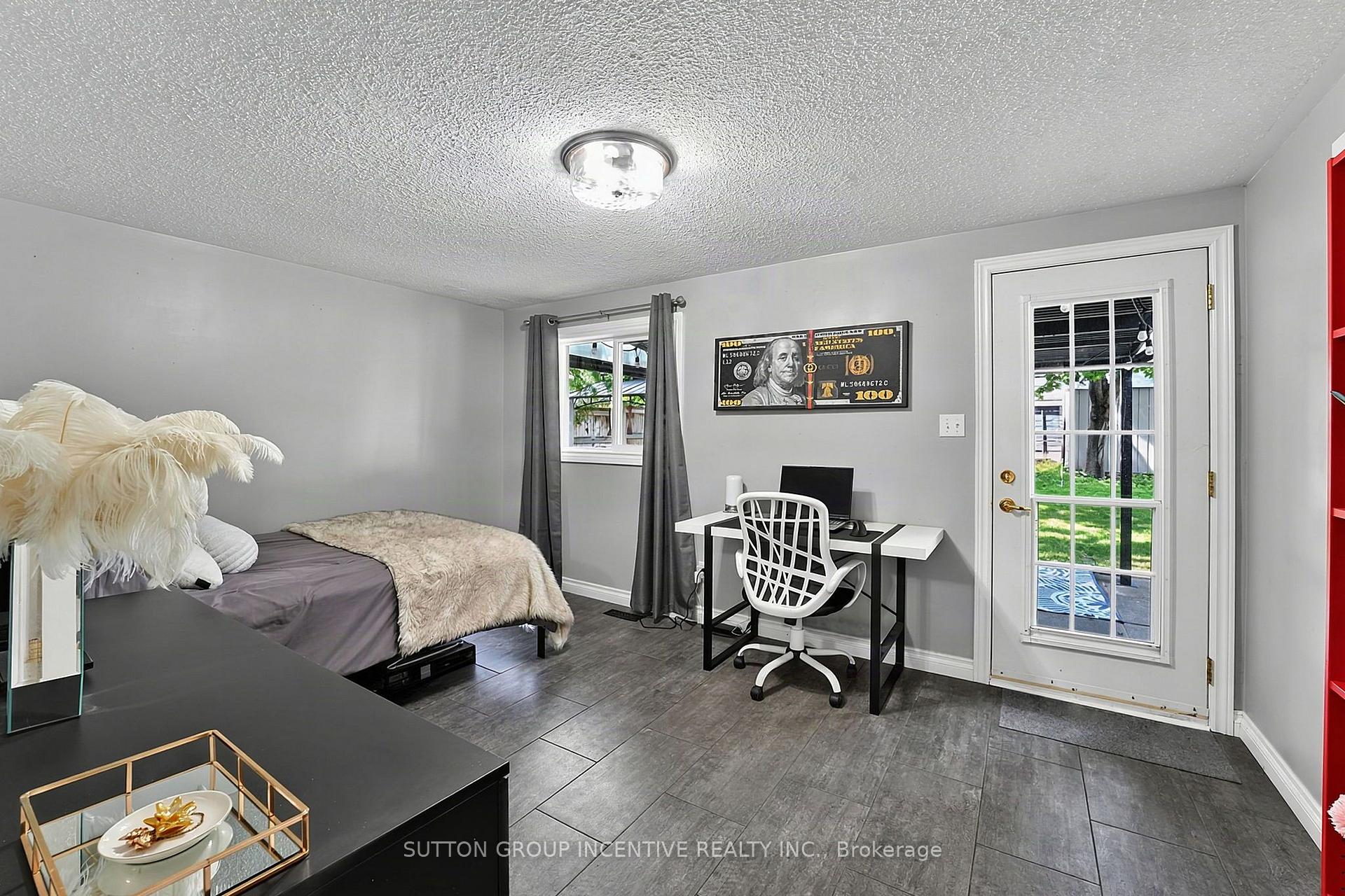 Photo 14 of 35 Jills Court, Barrie, Grove East — HOMEH