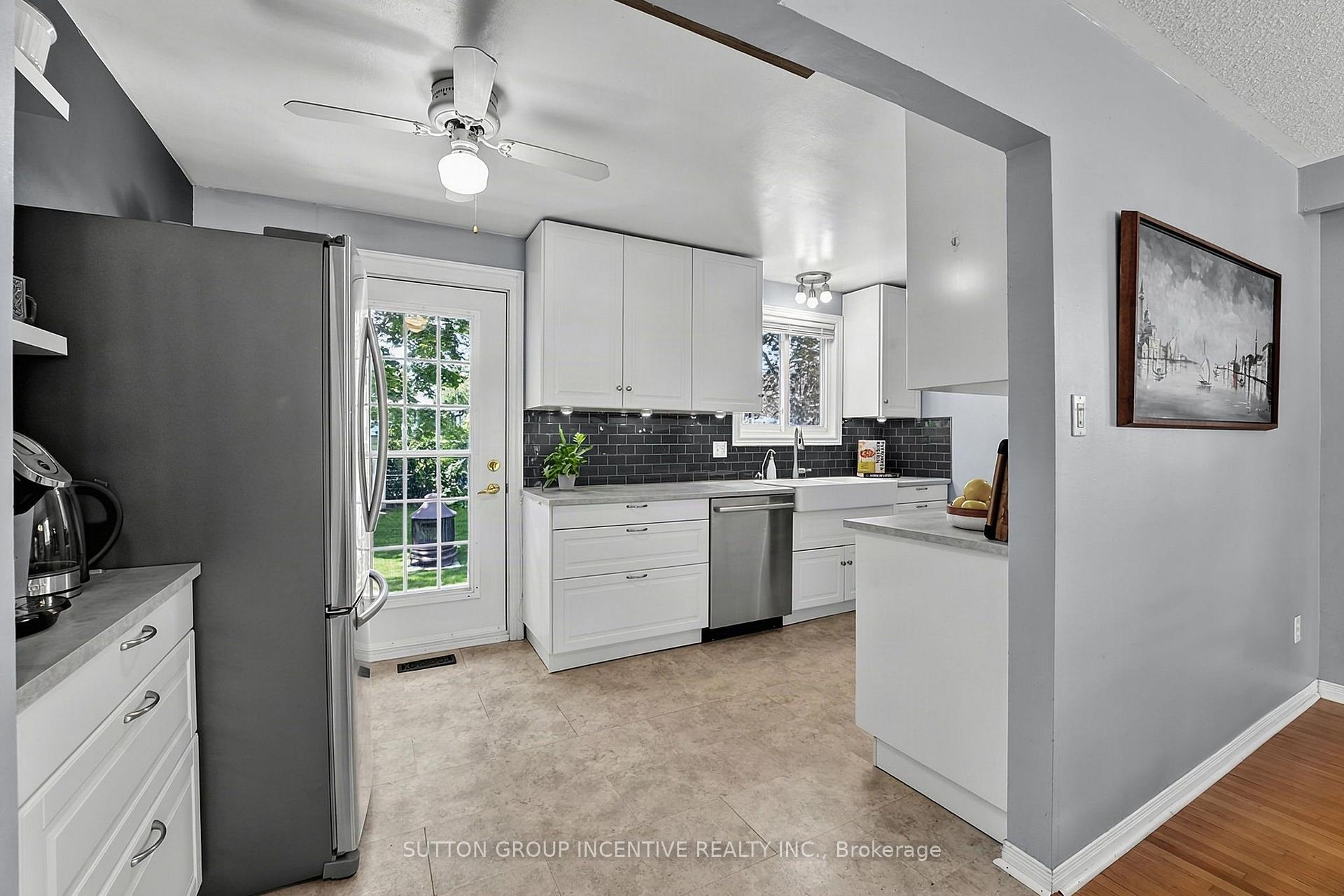 Photo 17 of 35 Jills Court, Barrie, Grove East — HOMEH