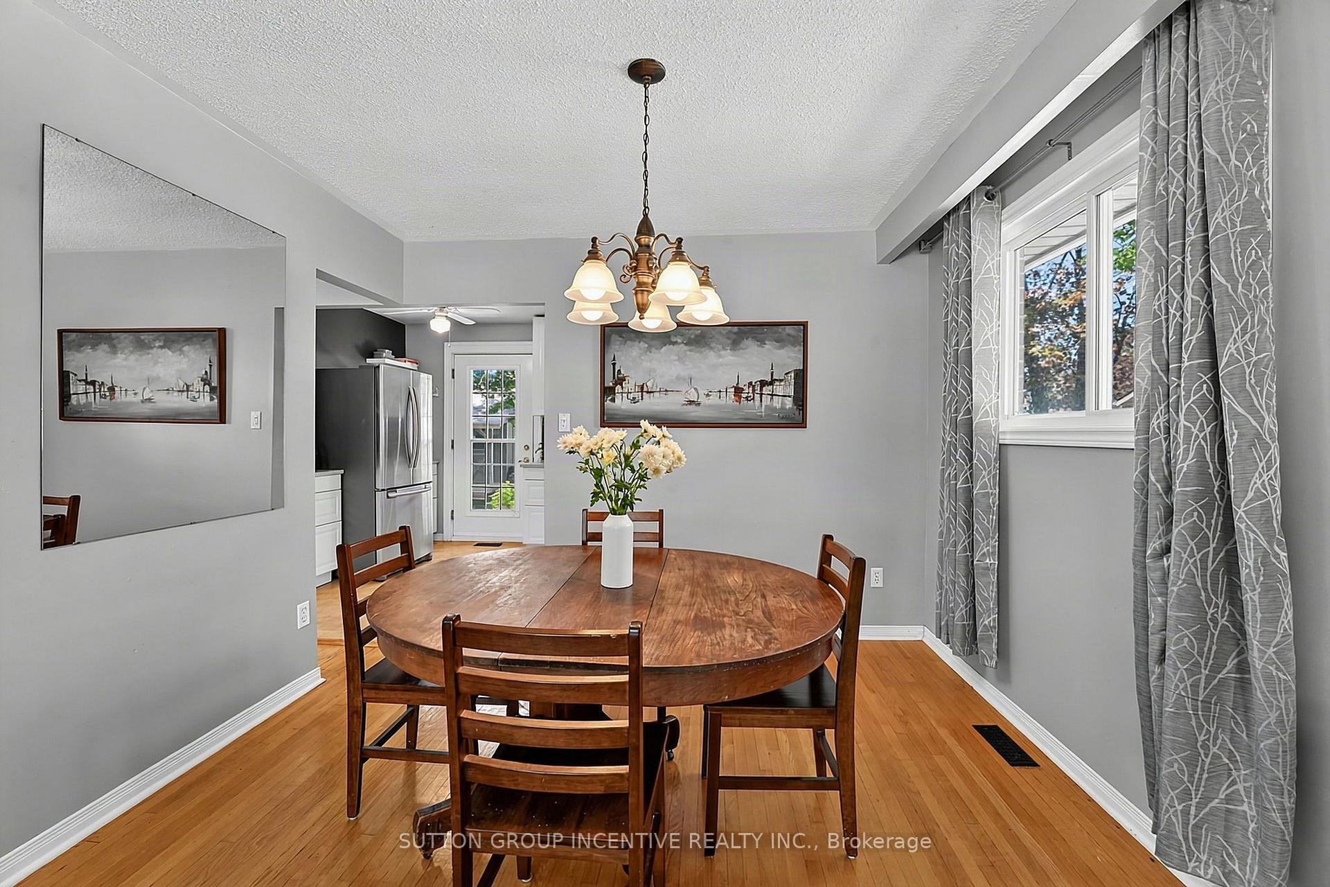 Photo 27 of 35 Jills Court, Barrie, Grove East — HOMEH