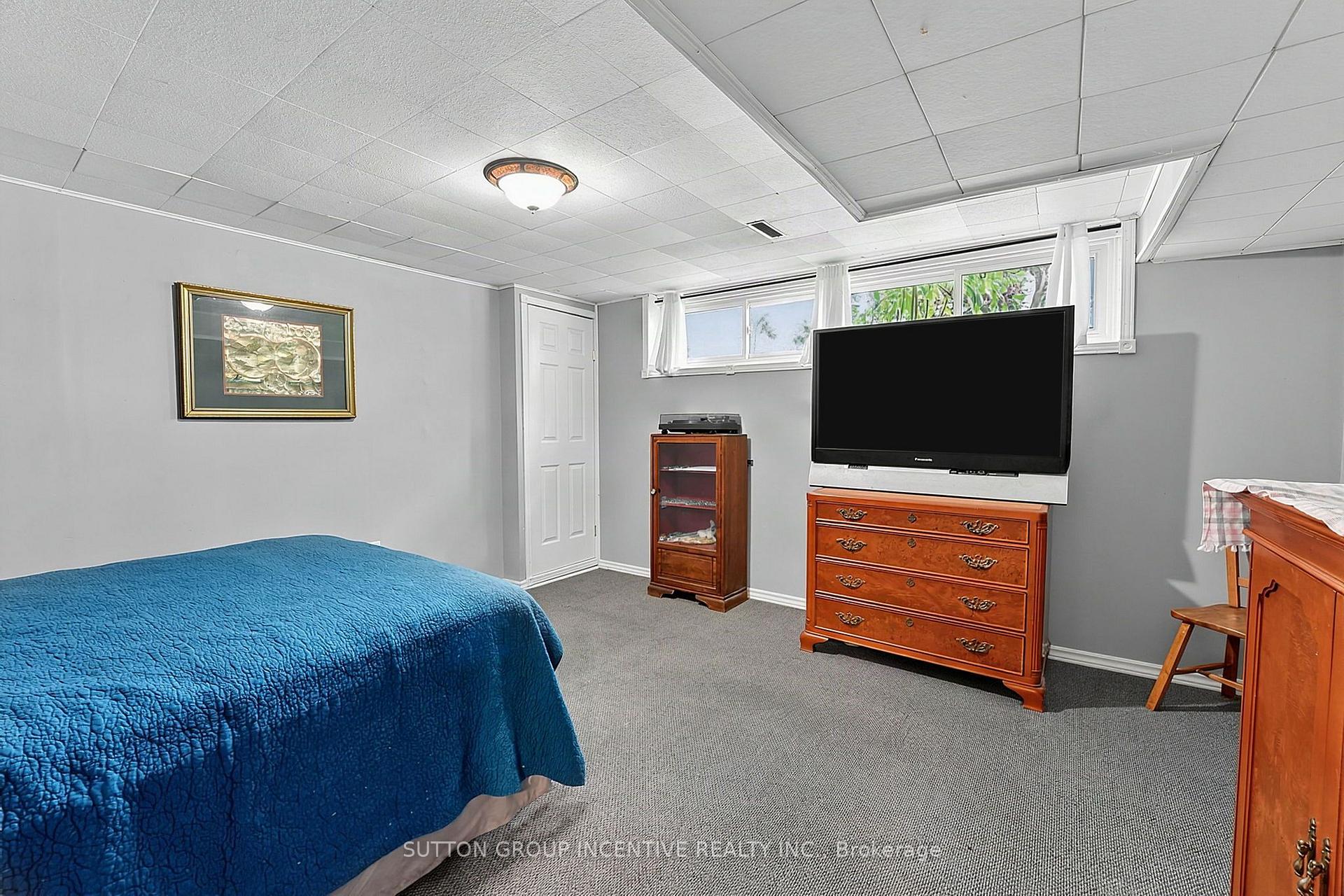 Photo 36 of 35 Jills Court, Barrie, Grove East — HOMEH