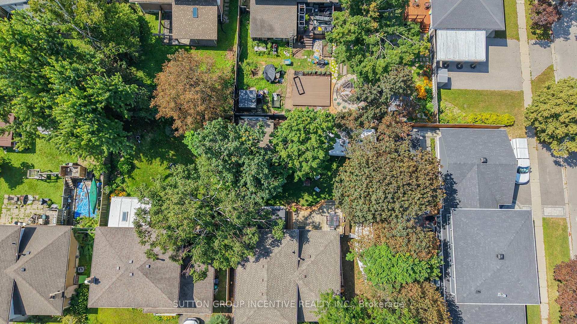 Photo 43 of 35 Jills Court, Barrie, Grove East — HOMEH