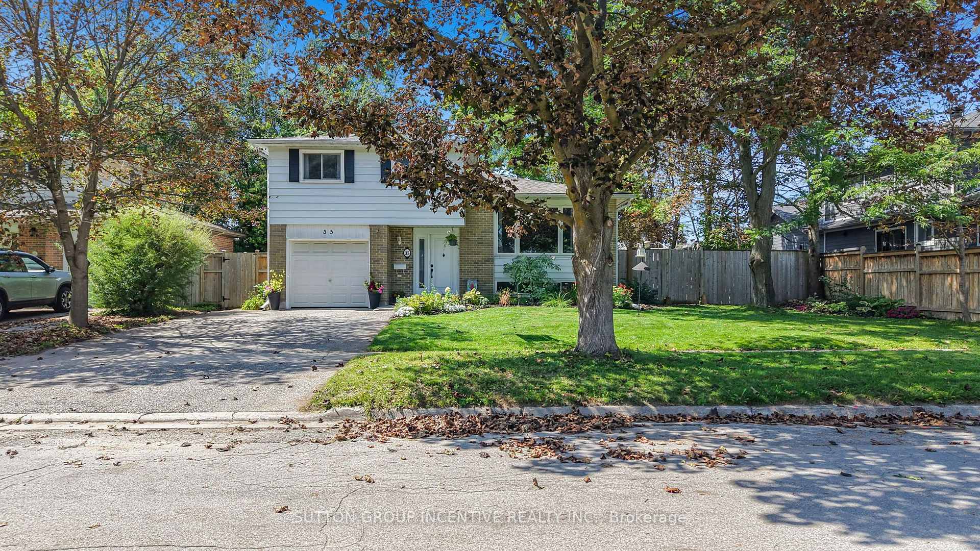 Photo 46 of 35 Jills Court, Barrie, Grove East — HOMEH