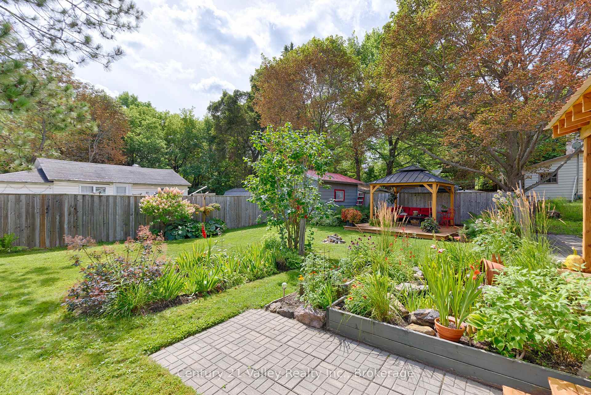 Photo 5 of 61 Melanie Street, Bonnechere Valley, Eganville/Bonnechere Twp — HOMEH