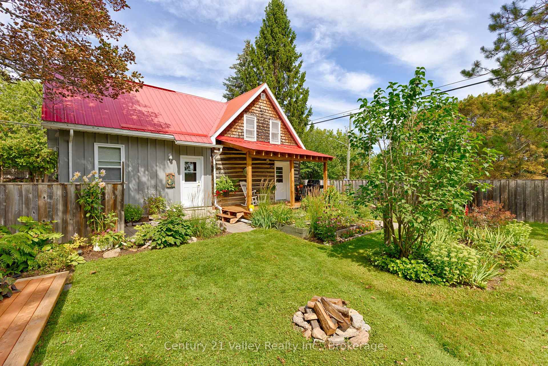 Photo 9 of 61 Melanie Street, Bonnechere Valley, Eganville/Bonnechere Twp — HOMEH