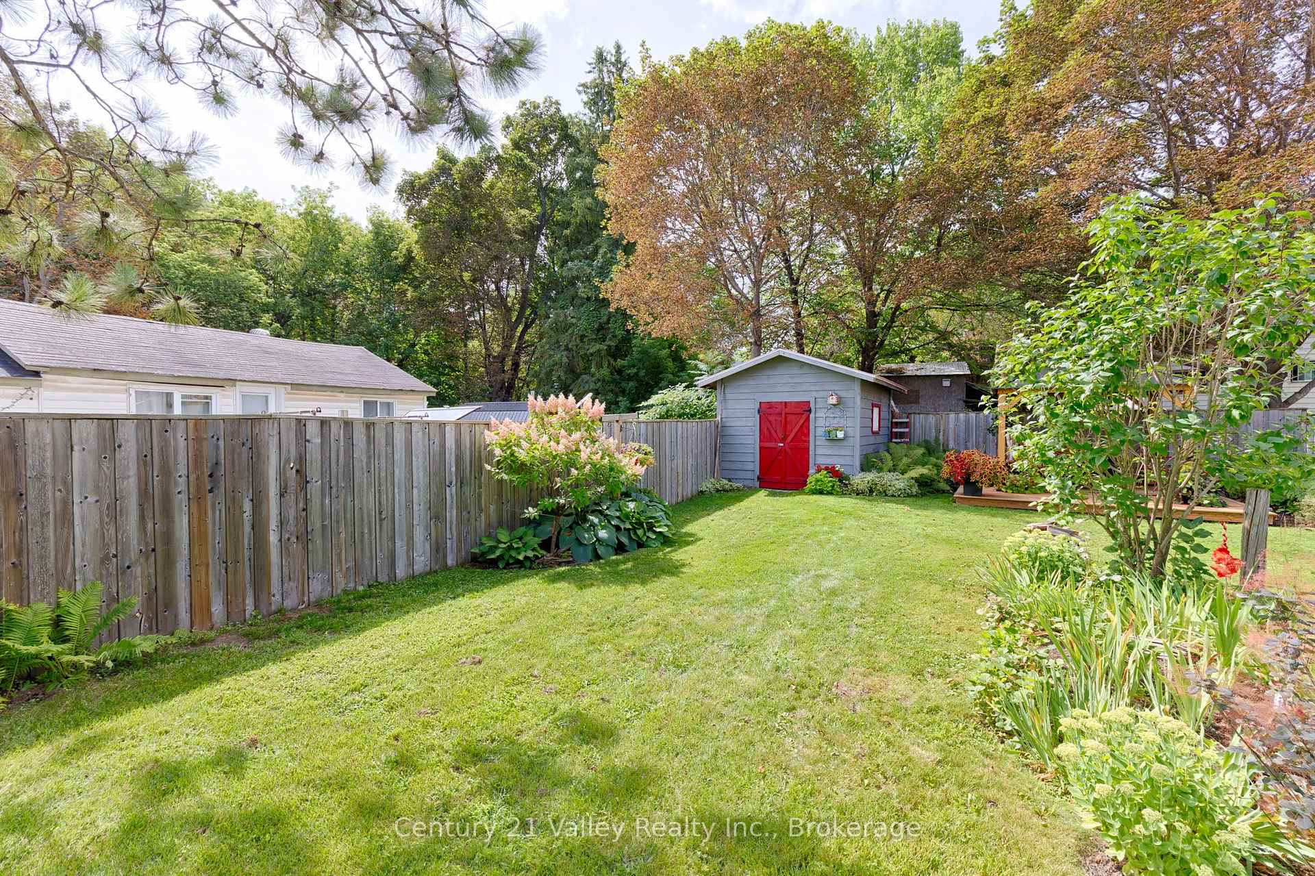 Photo 11 of 61 Melanie Street, Bonnechere Valley, Eganville/Bonnechere Twp — HOMEH