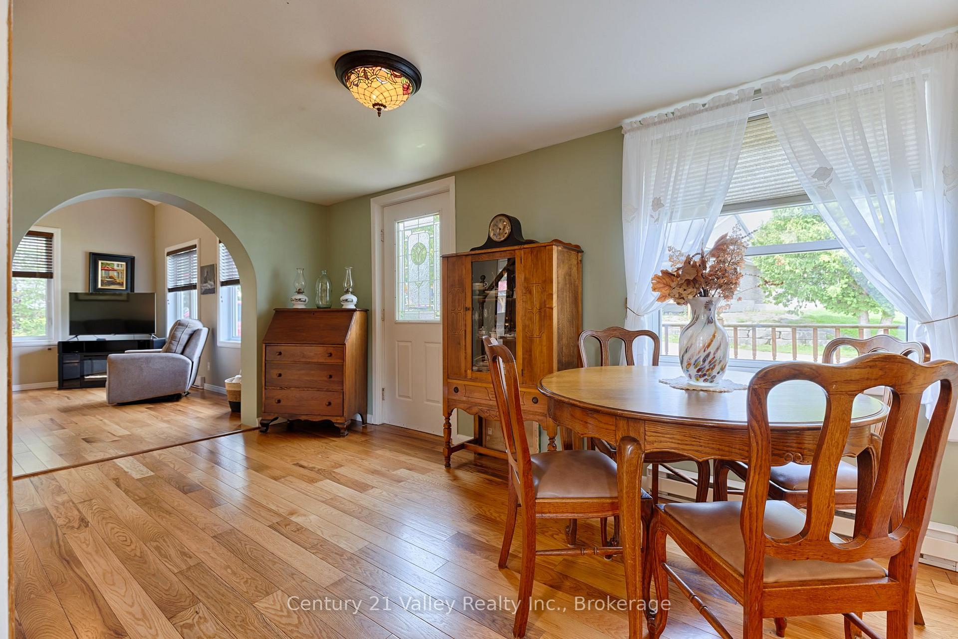 Photo 15 of 61 Melanie Street, Bonnechere Valley, Eganville/Bonnechere Twp — HOMEH