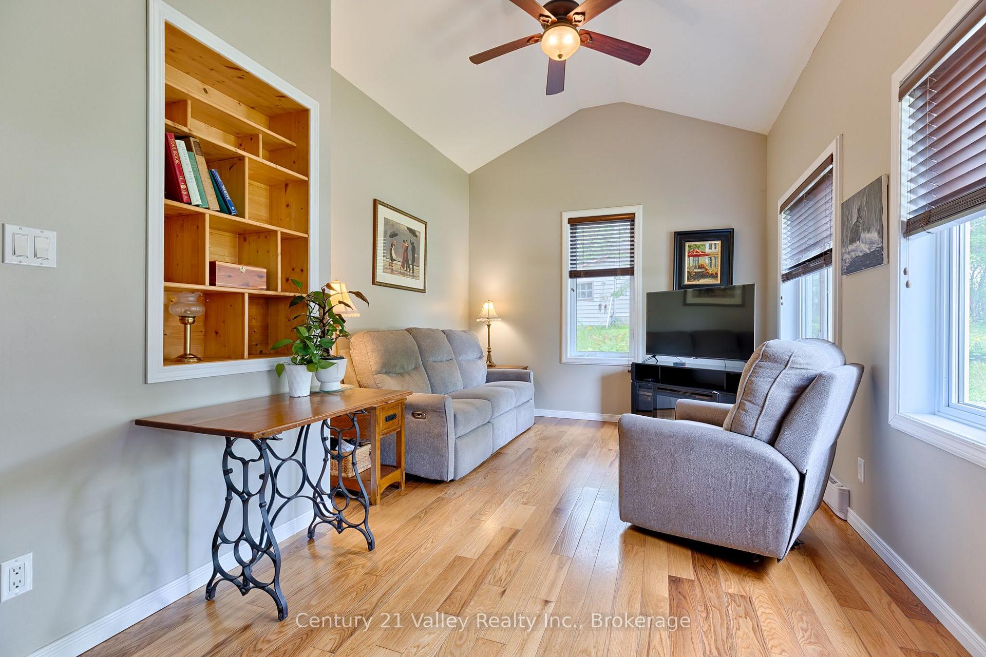 Photo 18 of 61 Melanie Street, Bonnechere Valley, Eganville/Bonnechere Twp — HOMEH
