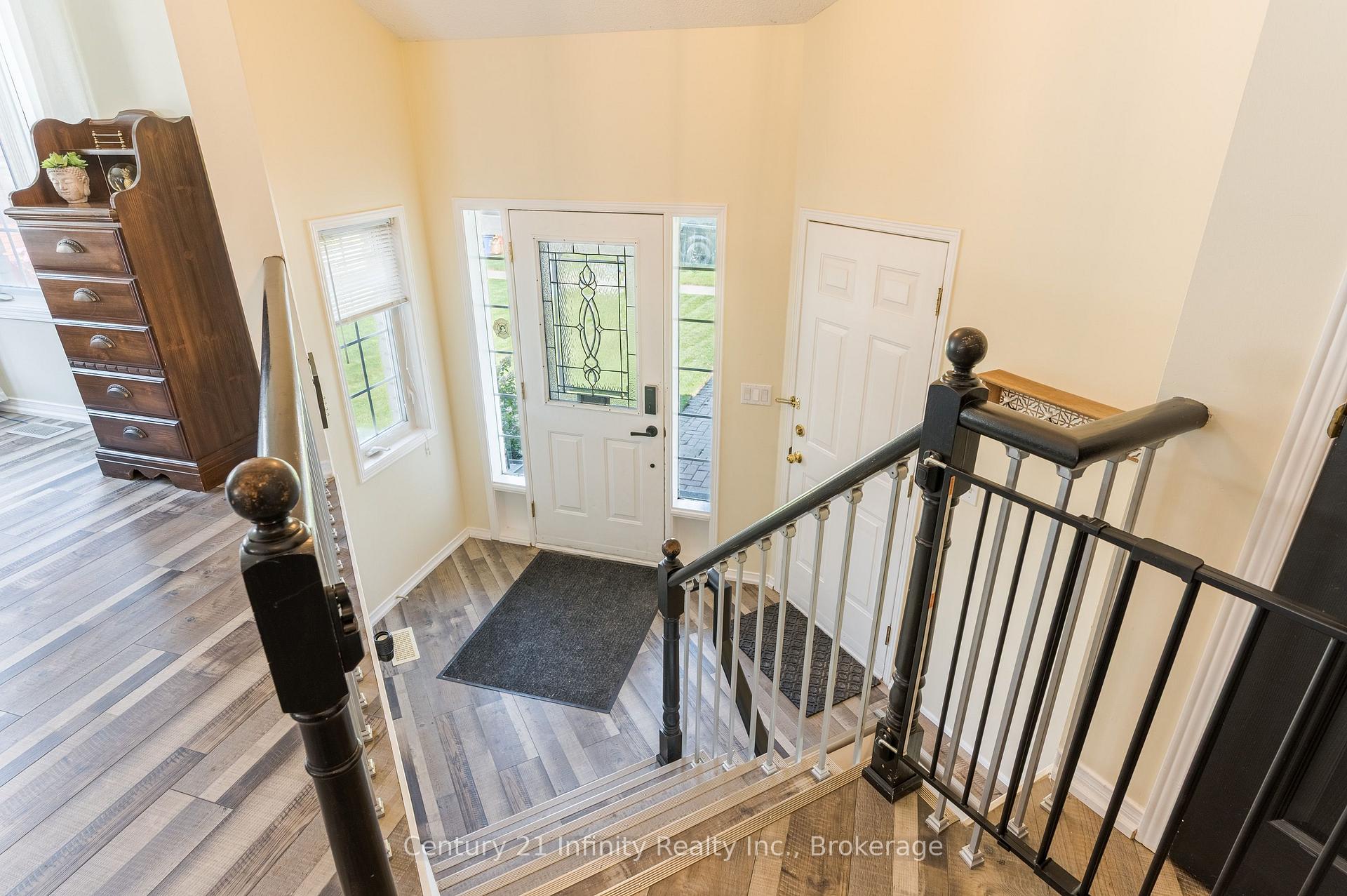 Photo 4 of 37 Baxter Place, Port Hope — HOMEH