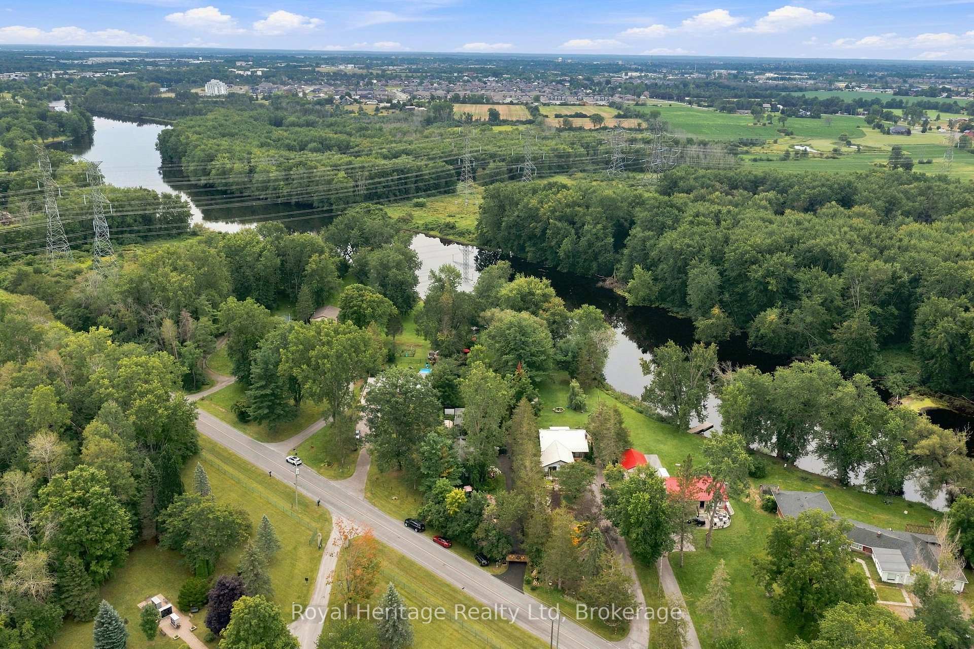 Photo of 421 River Road