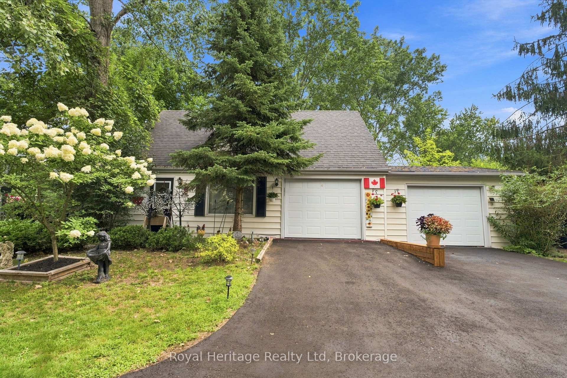 Photo 3 of 421 River Road, Belleville, Thurlow Ward — HOMEH