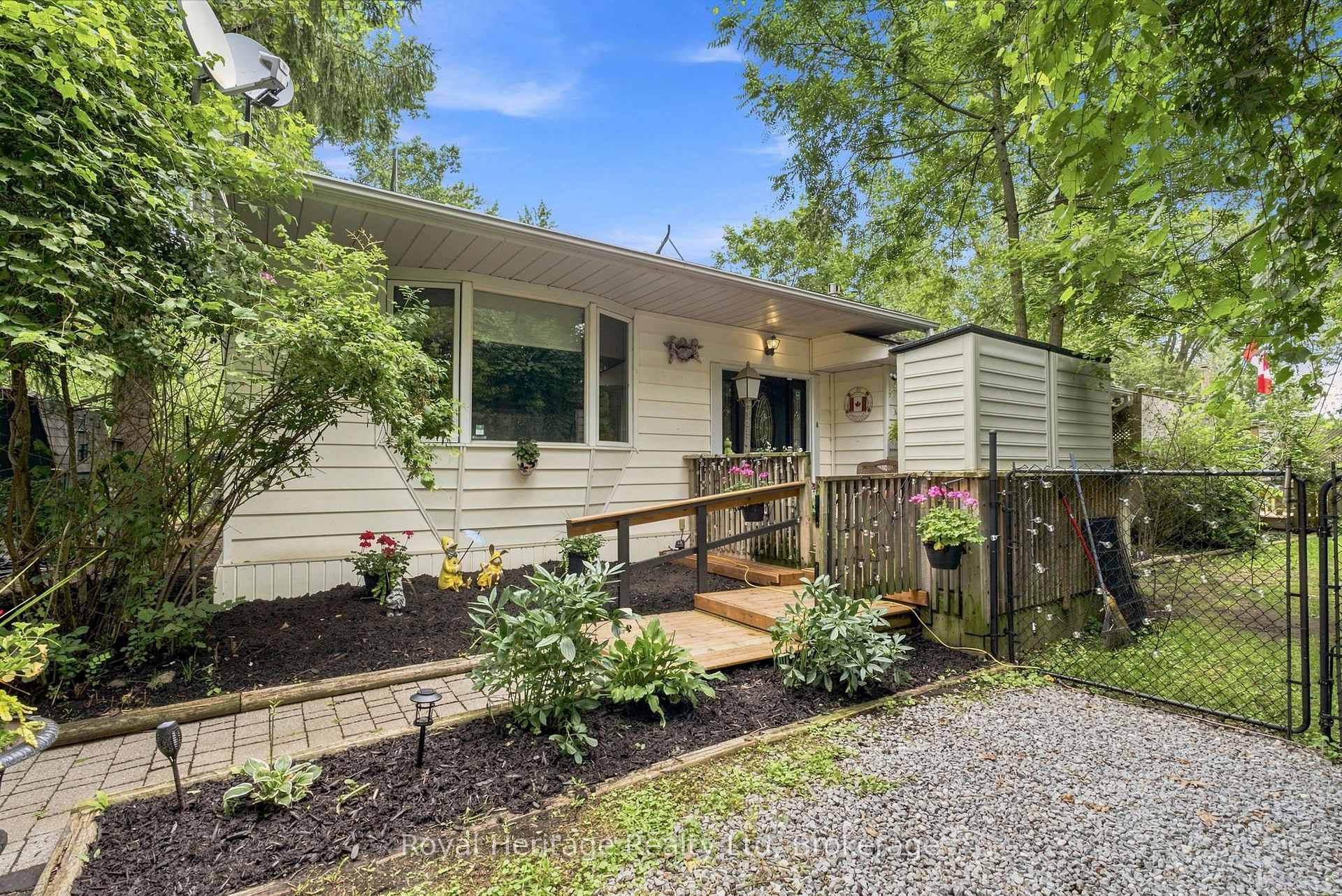 Photo 6 of 421 River Road, Belleville, Thurlow Ward — HOMEH