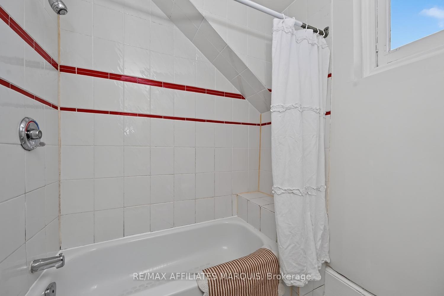 Photo 34 of 8 Mcgill Street N, Smiths Falls, Smiths Falls — HOMEH