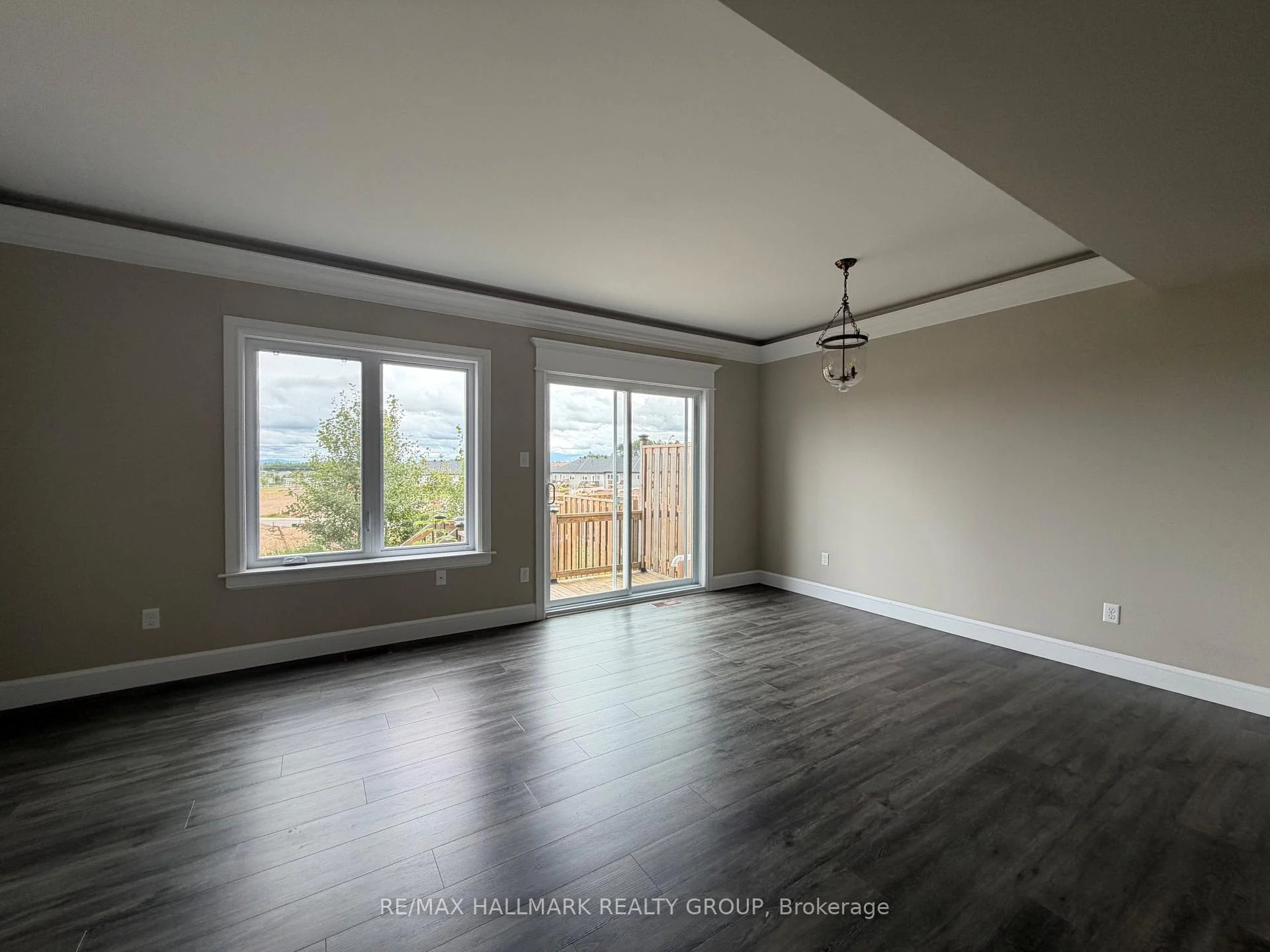 Photo 3 of 47 Chad Street, Petawawa, Petawawa — HOMEH