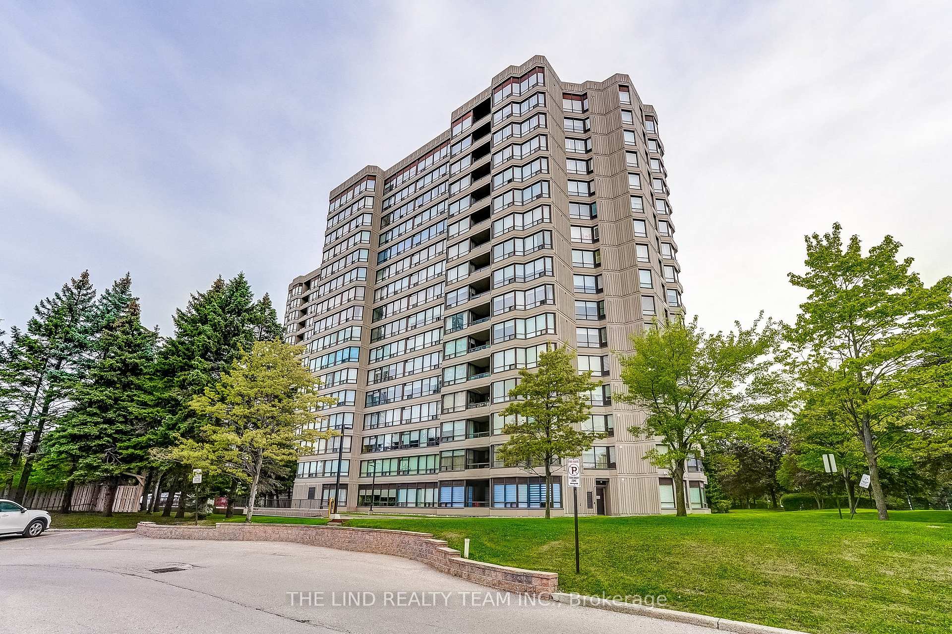 Photo 2 of Unit 1402, 7440 Bathurst Street, Vaughan, Brownridge — HOMEH
