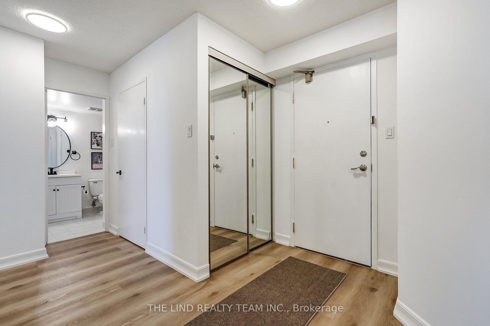 Photo 8 of Unit 1402, 7440 Bathurst Street, Vaughan, Brownridge — HOMEH