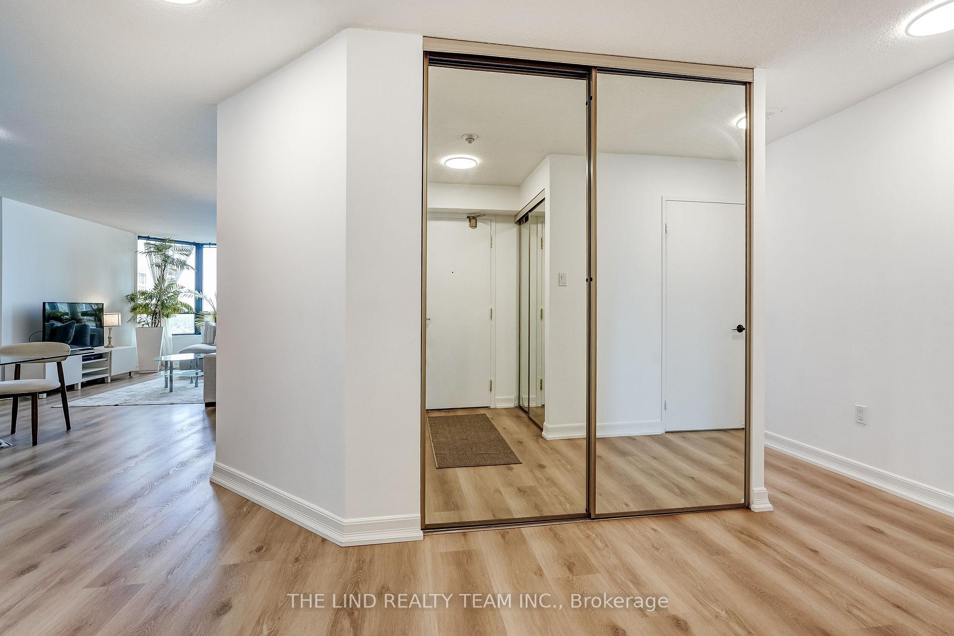 Photo 9 of Unit 1402, 7440 Bathurst Street, Vaughan, Brownridge — HOMEH