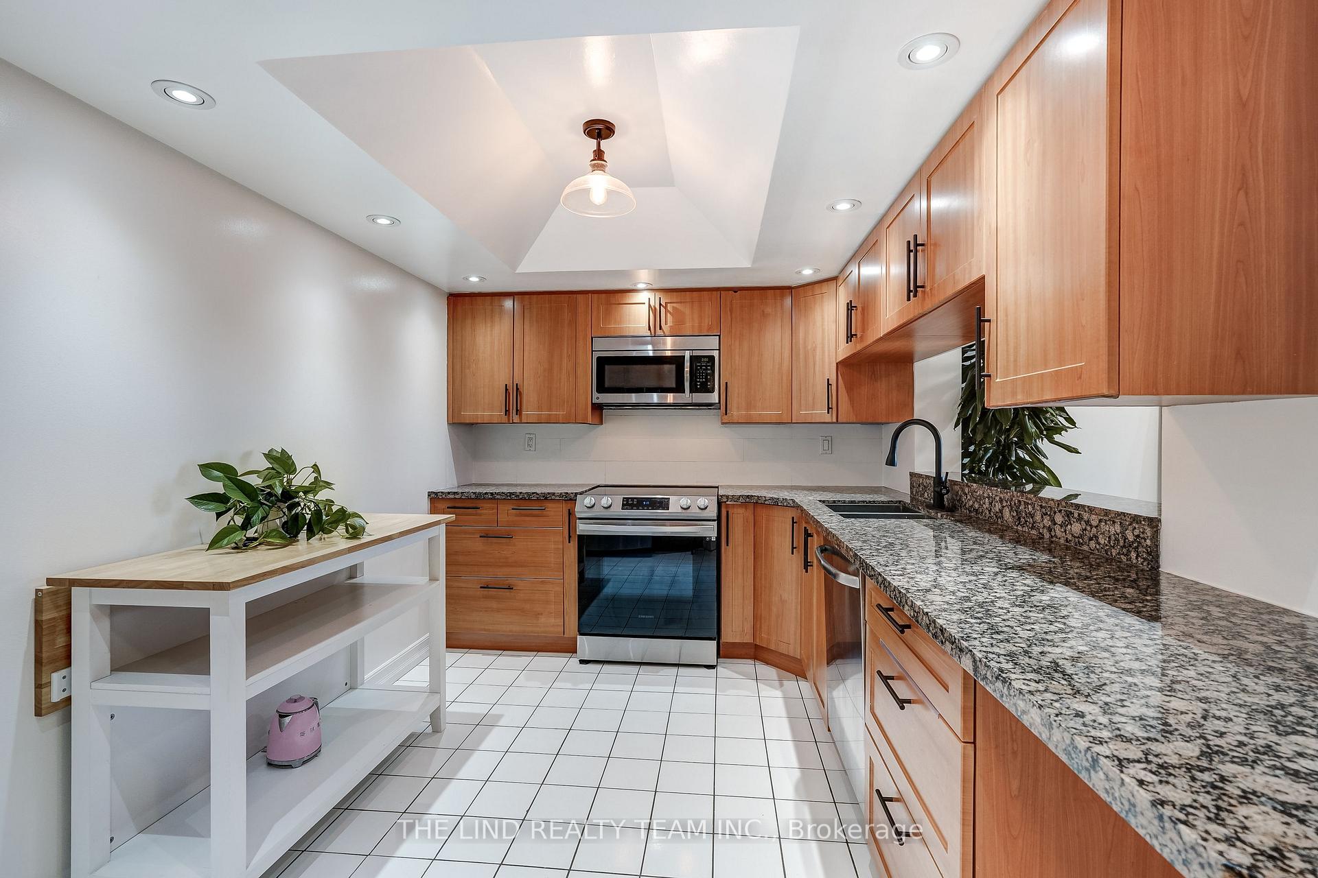 Photo 10 of Unit 1402, 7440 Bathurst Street, Vaughan, Brownridge — HOMEH