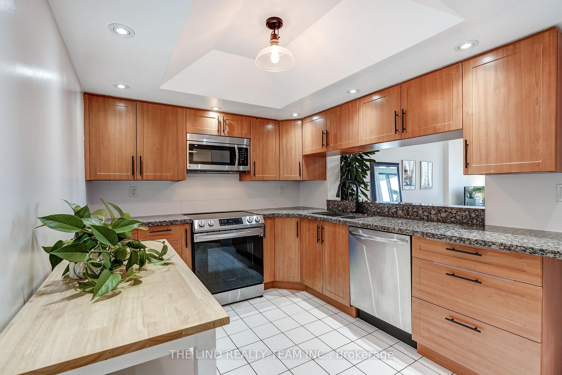 Photo 12 of Unit 1402, 7440 Bathurst Street, Vaughan, Brownridge — HOMEH