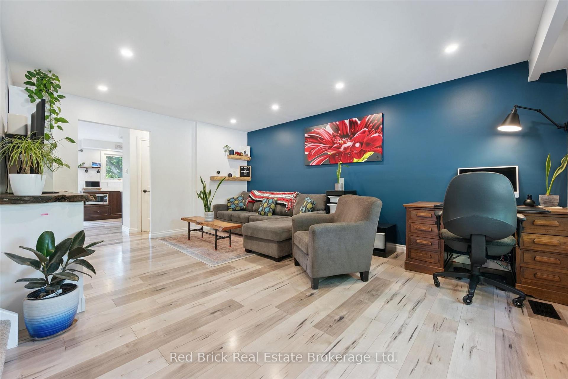 Photo 3 of 436 Willow Road, Guelph, Willow West/Sugarbush/West Acres — HOMEH