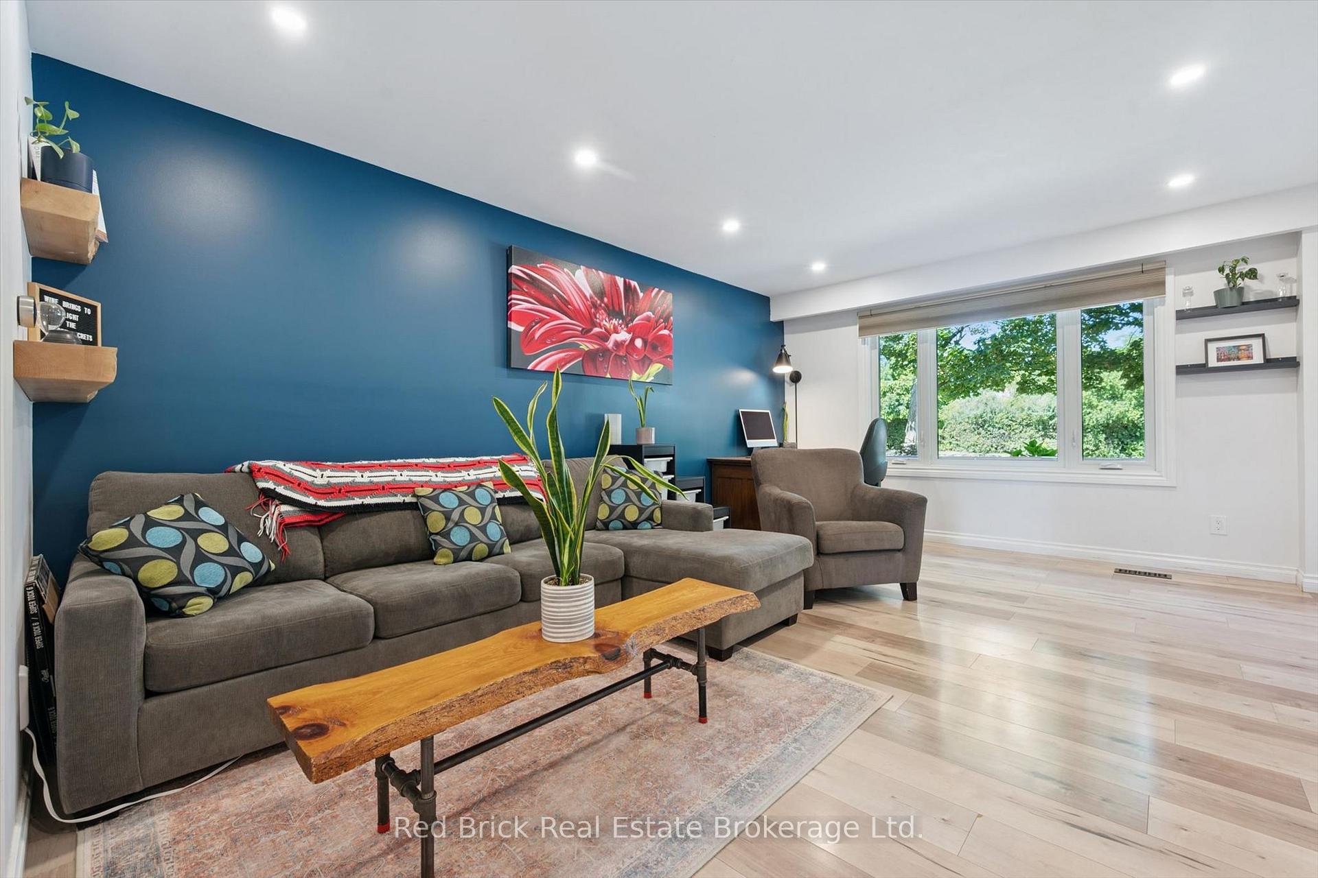 Photo 5 of 436 Willow Road, Guelph, Willow West/Sugarbush/West Acres — HOMEH