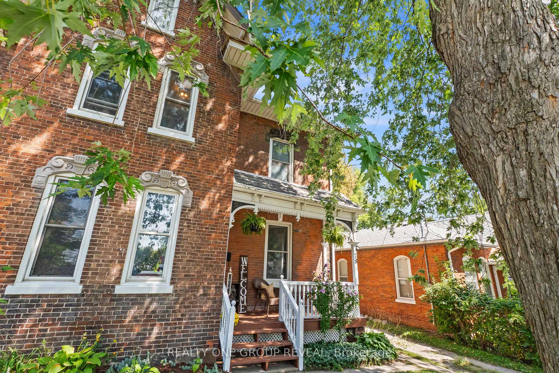 Photo 2 of 78 Queen Street, Clarington, Bowmanville — HOMEH