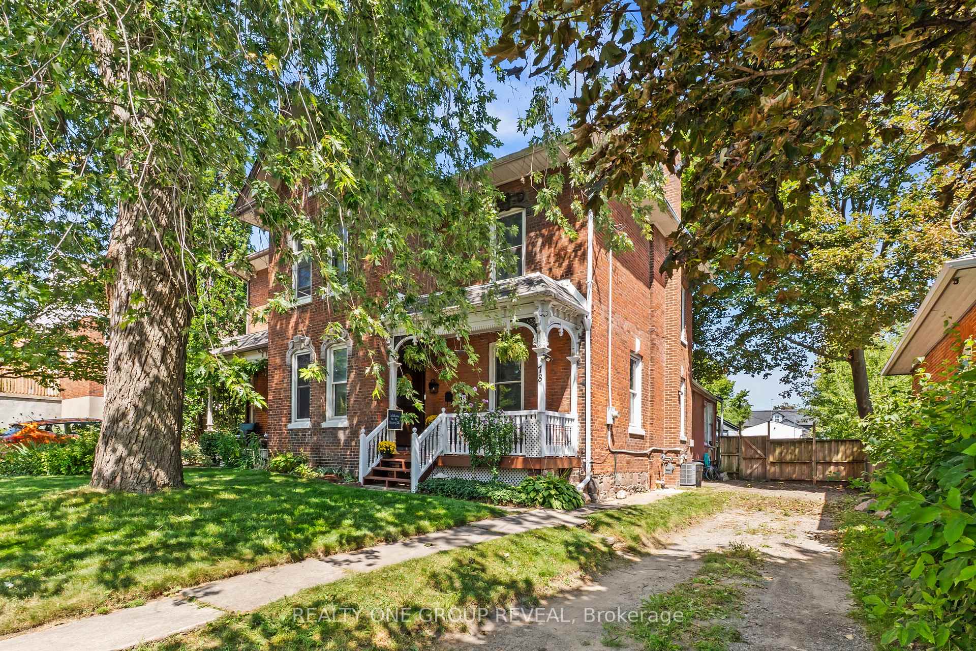 Photo 3 of 78 Queen Street, Clarington, Bowmanville — HOMEH