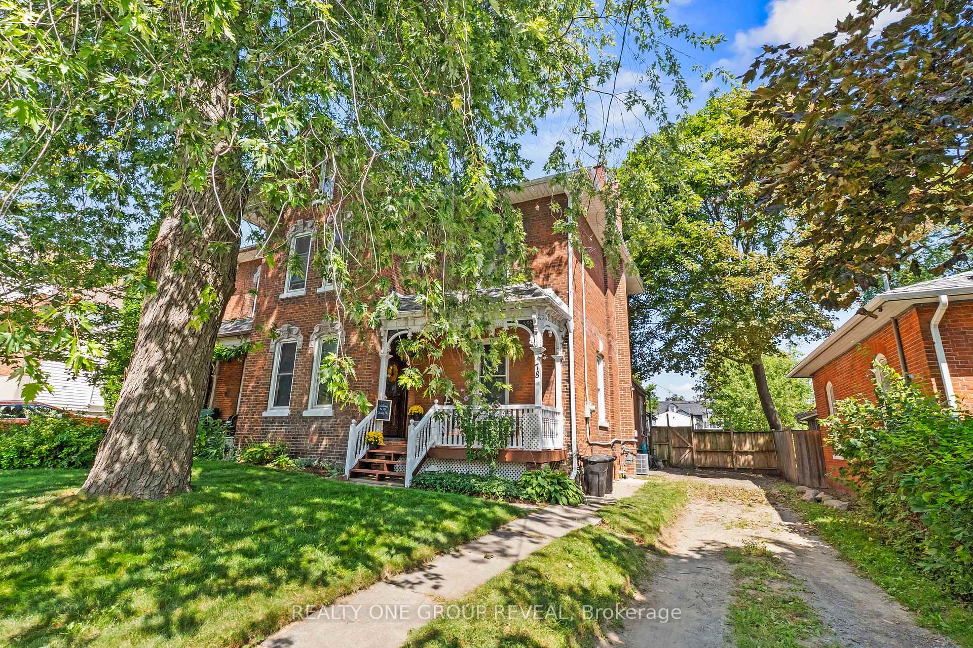 Photo 4 of 78 Queen Street, Clarington, Bowmanville — HOMEH