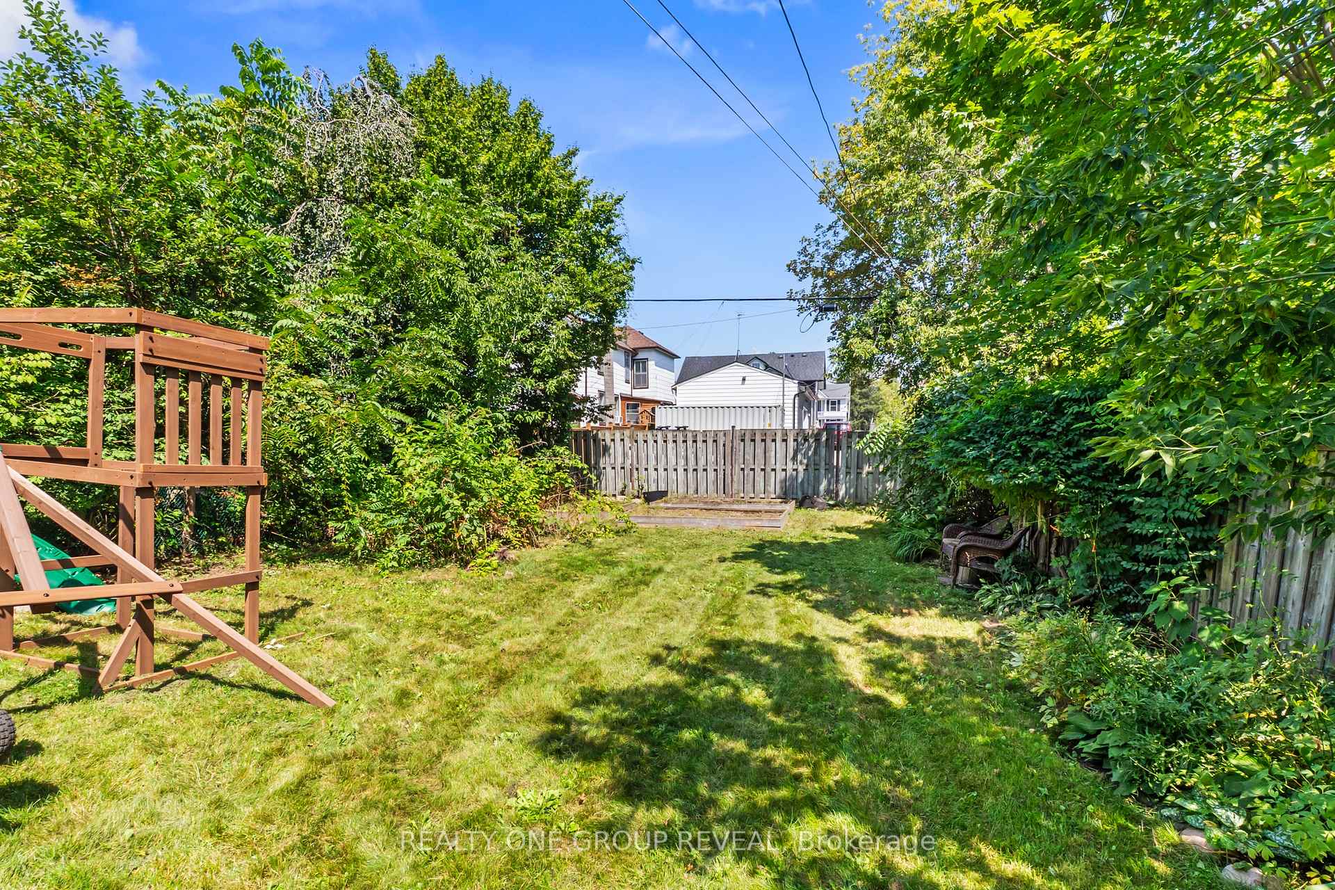 Photo 39 of 78 Queen Street, Clarington, Bowmanville — HOMEH
