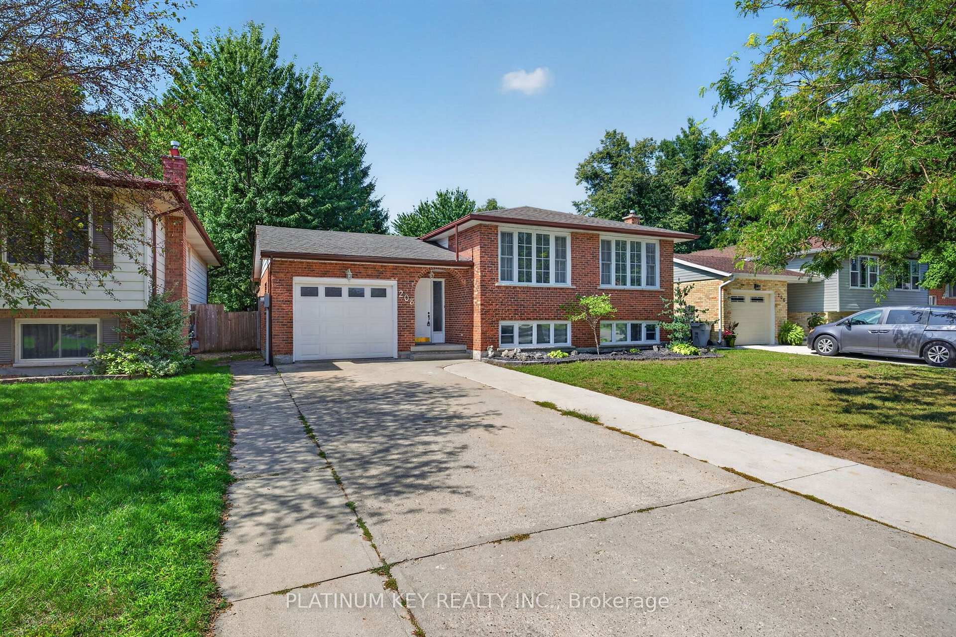 Photo 1 of 208 Southfield Drive, Strathroy-Caradoc, SW — HOMEH