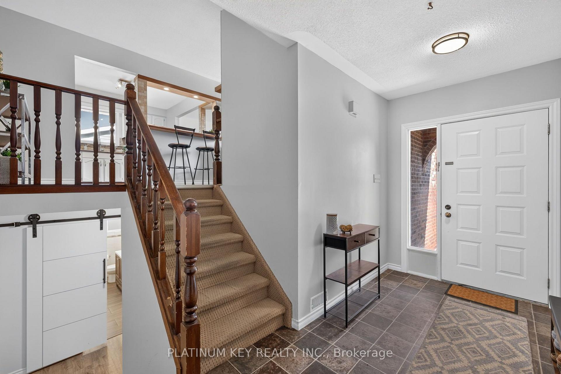 Photo 5 of 208 Southfield Drive, Strathroy-Caradoc, SW — HOMEH
