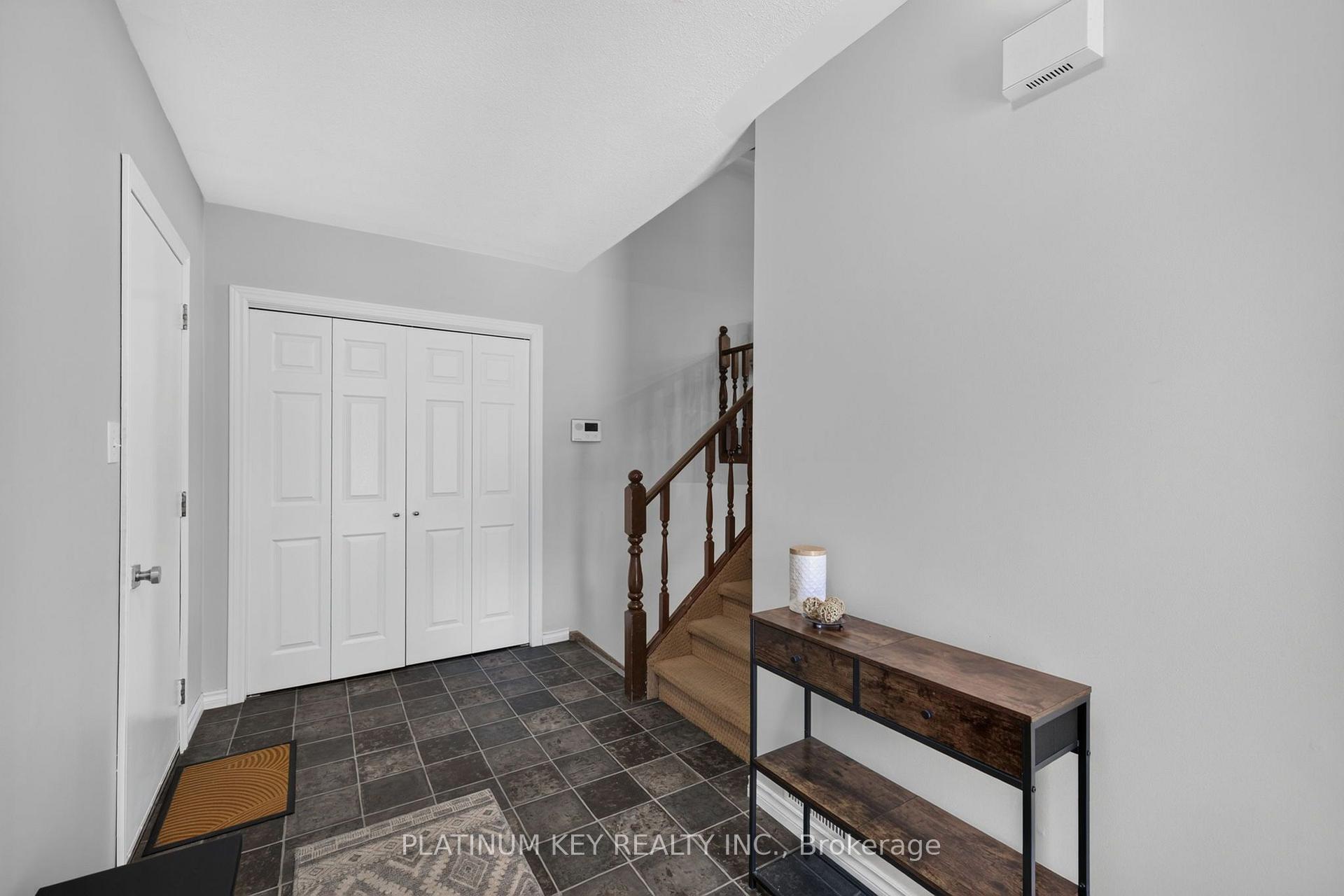 Photo 6 of 208 Southfield Drive, Strathroy-Caradoc, SW — HOMEH