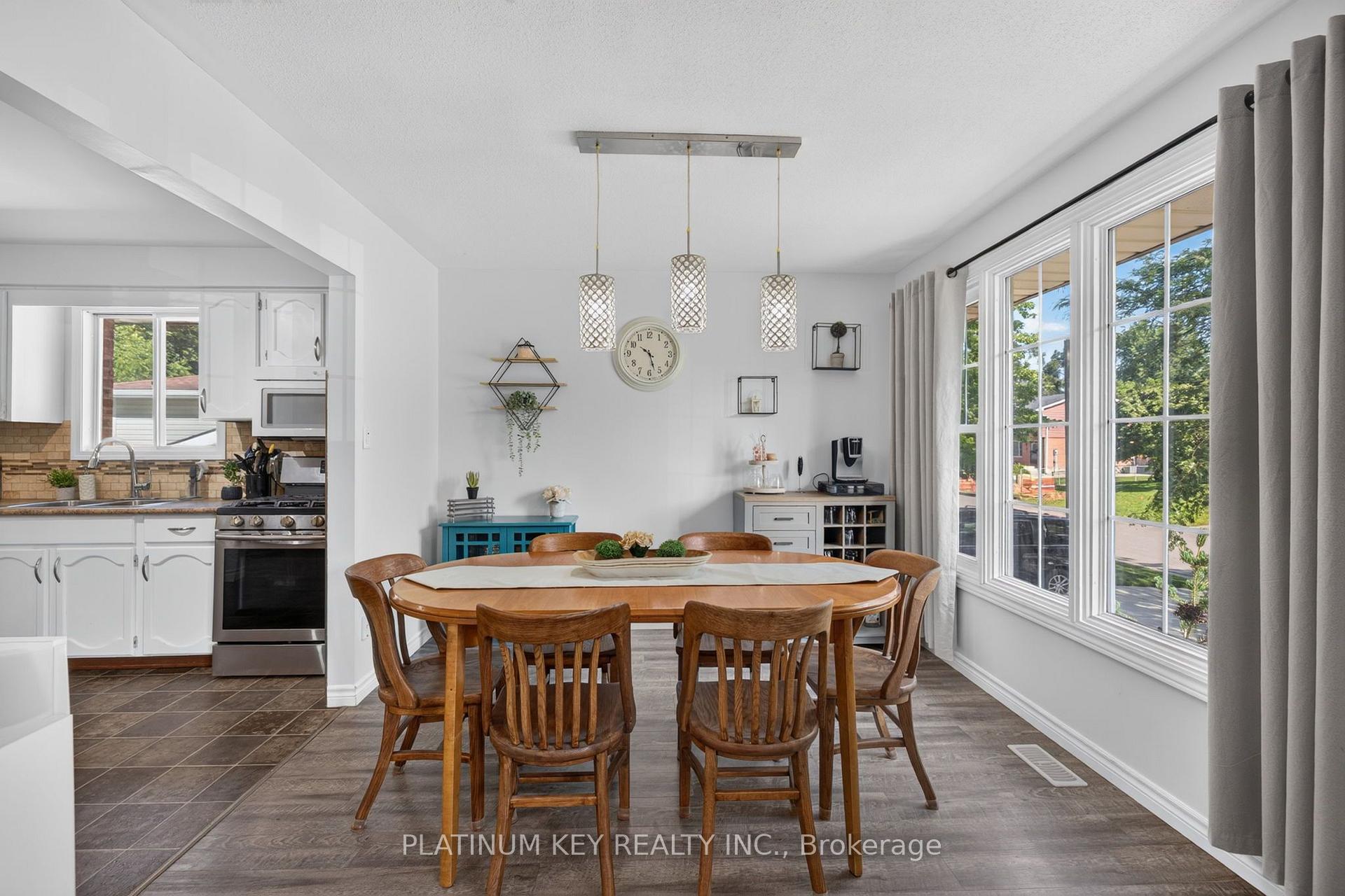 Photo 12 of 208 Southfield Drive, Strathroy-Caradoc, SW — HOMEH